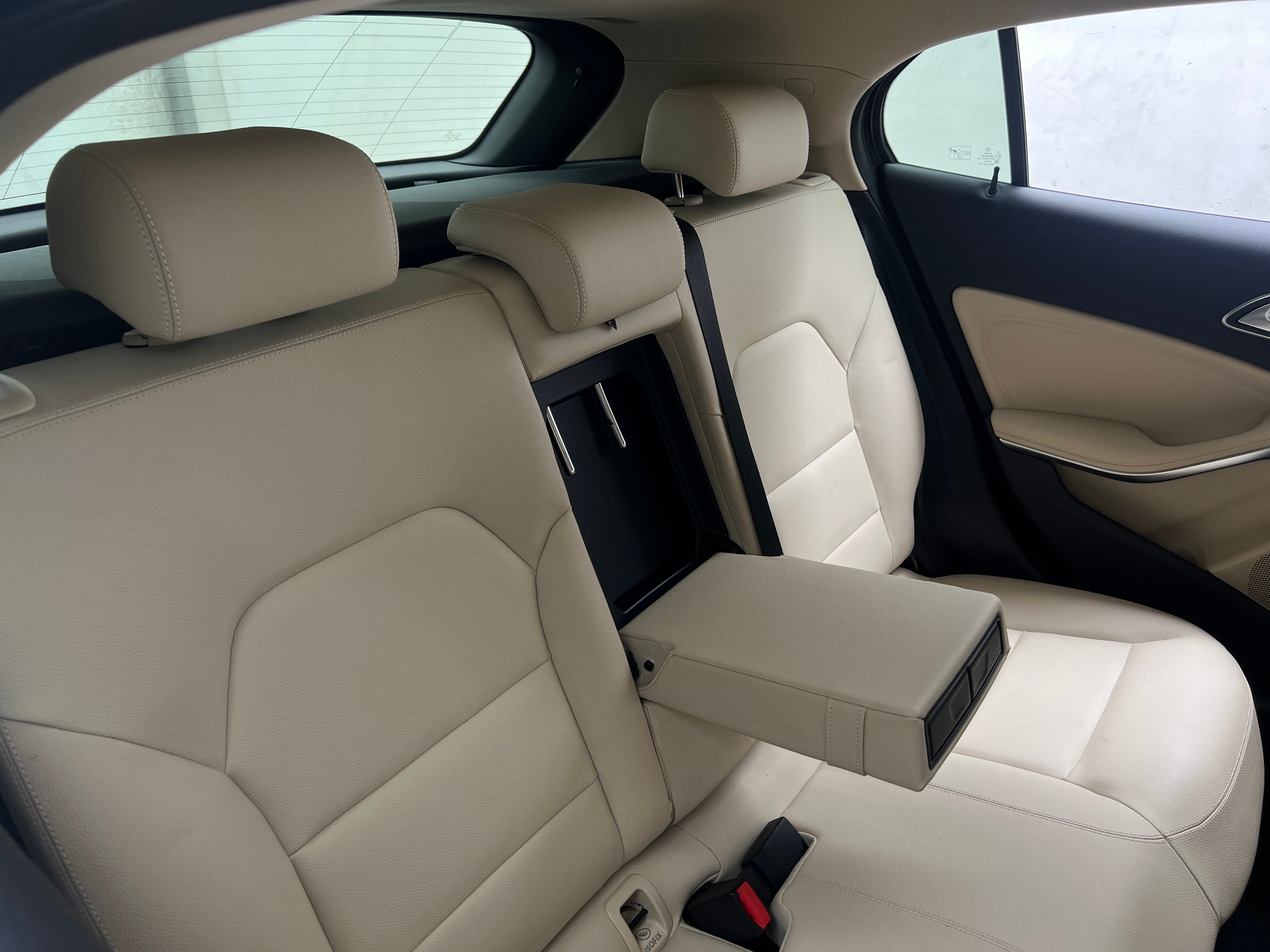 2018 Mercedes-Benz GLA 250 4MATIC 5