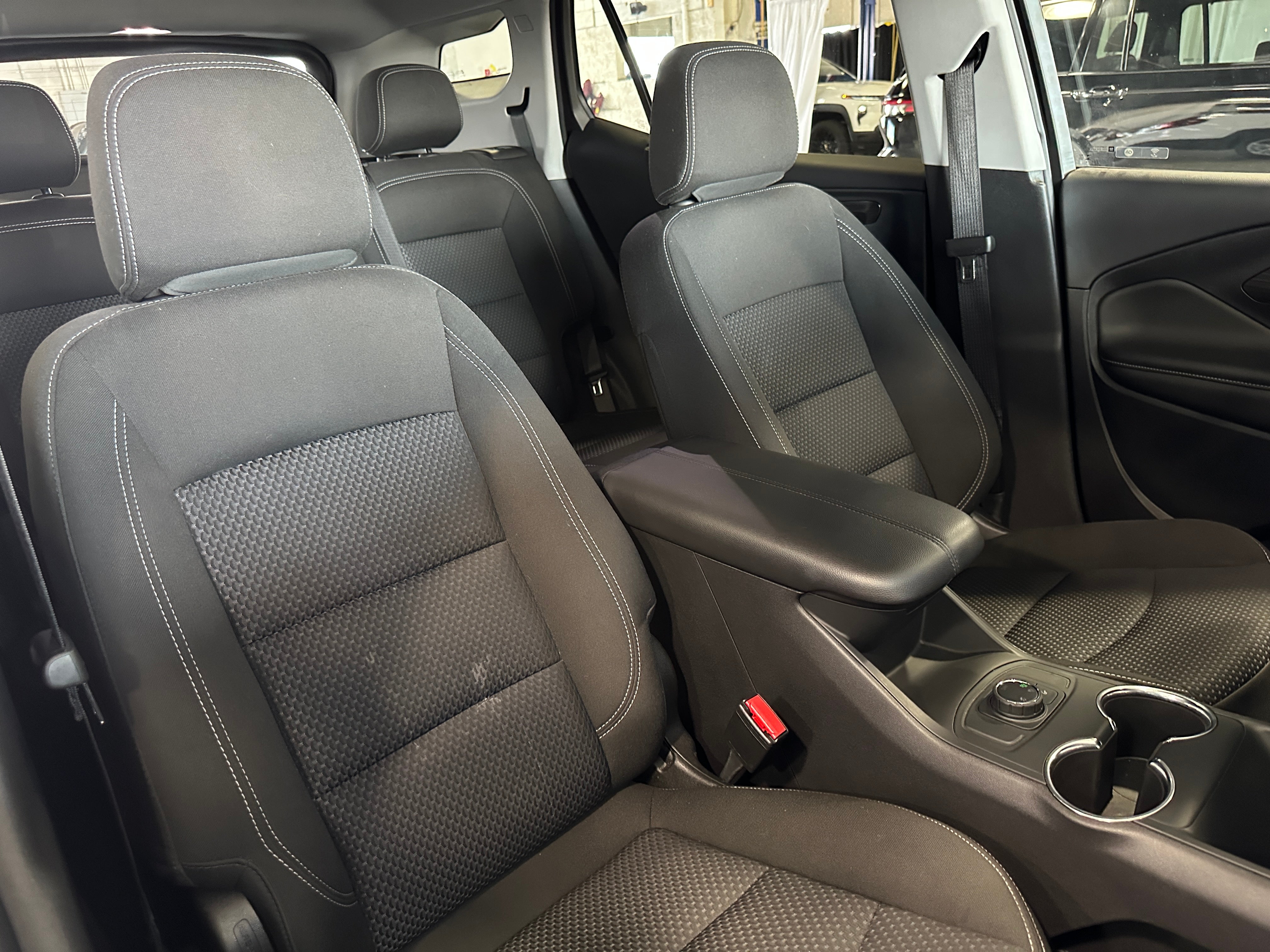2024 GMC Terrain SLE 2