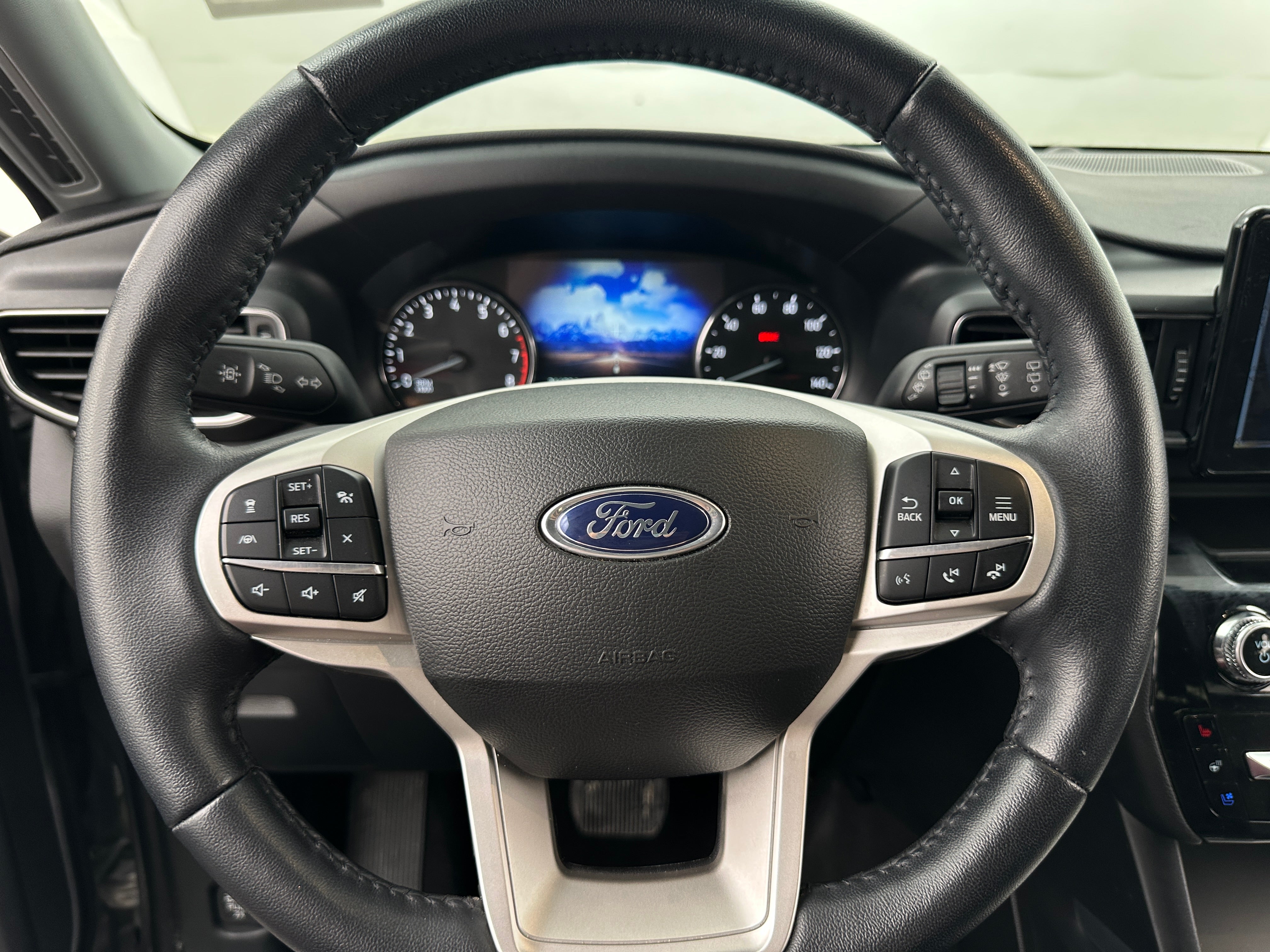2023 Ford Explorer Limited 4
