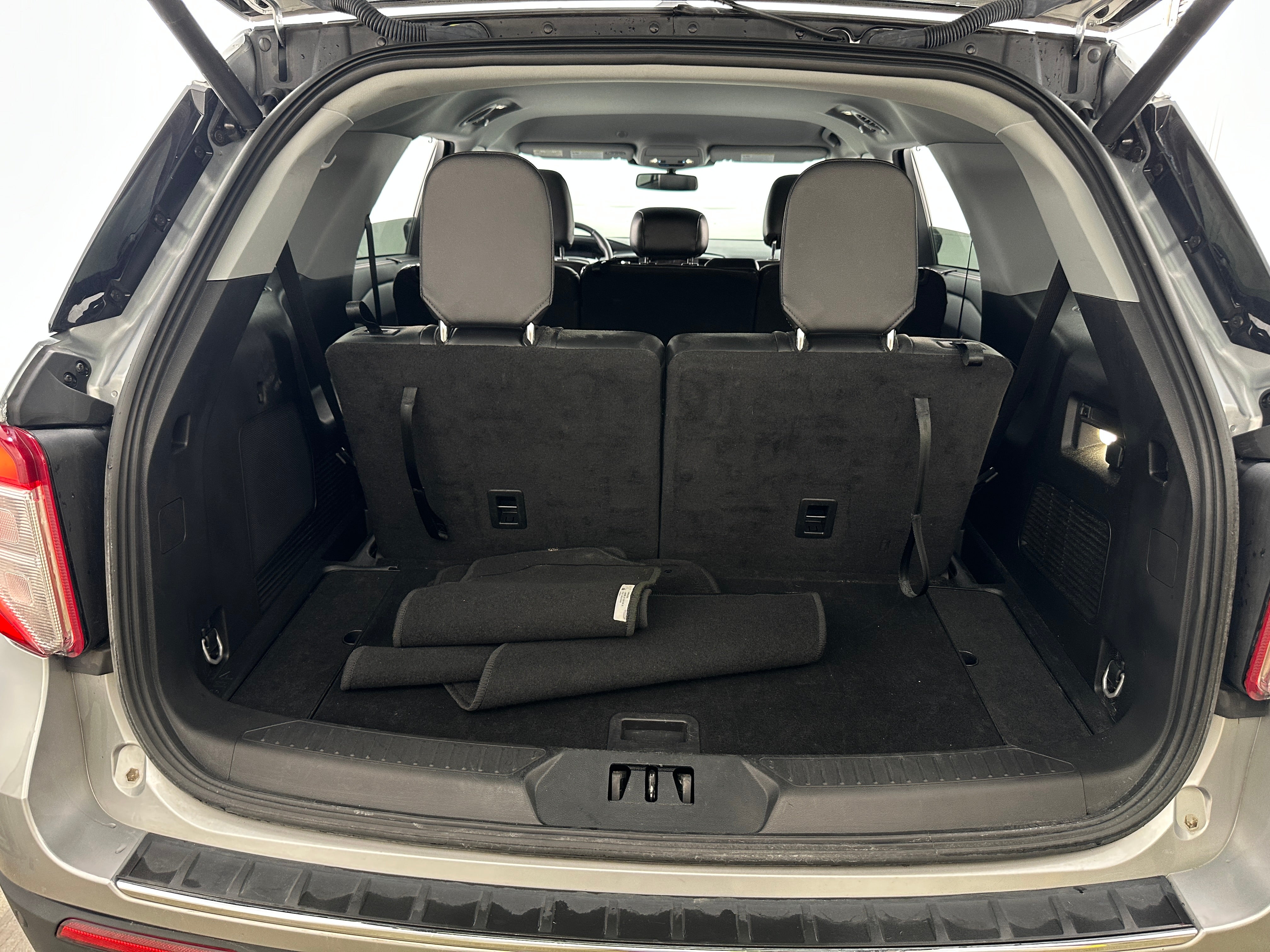 2023 Ford Explorer Limited 6