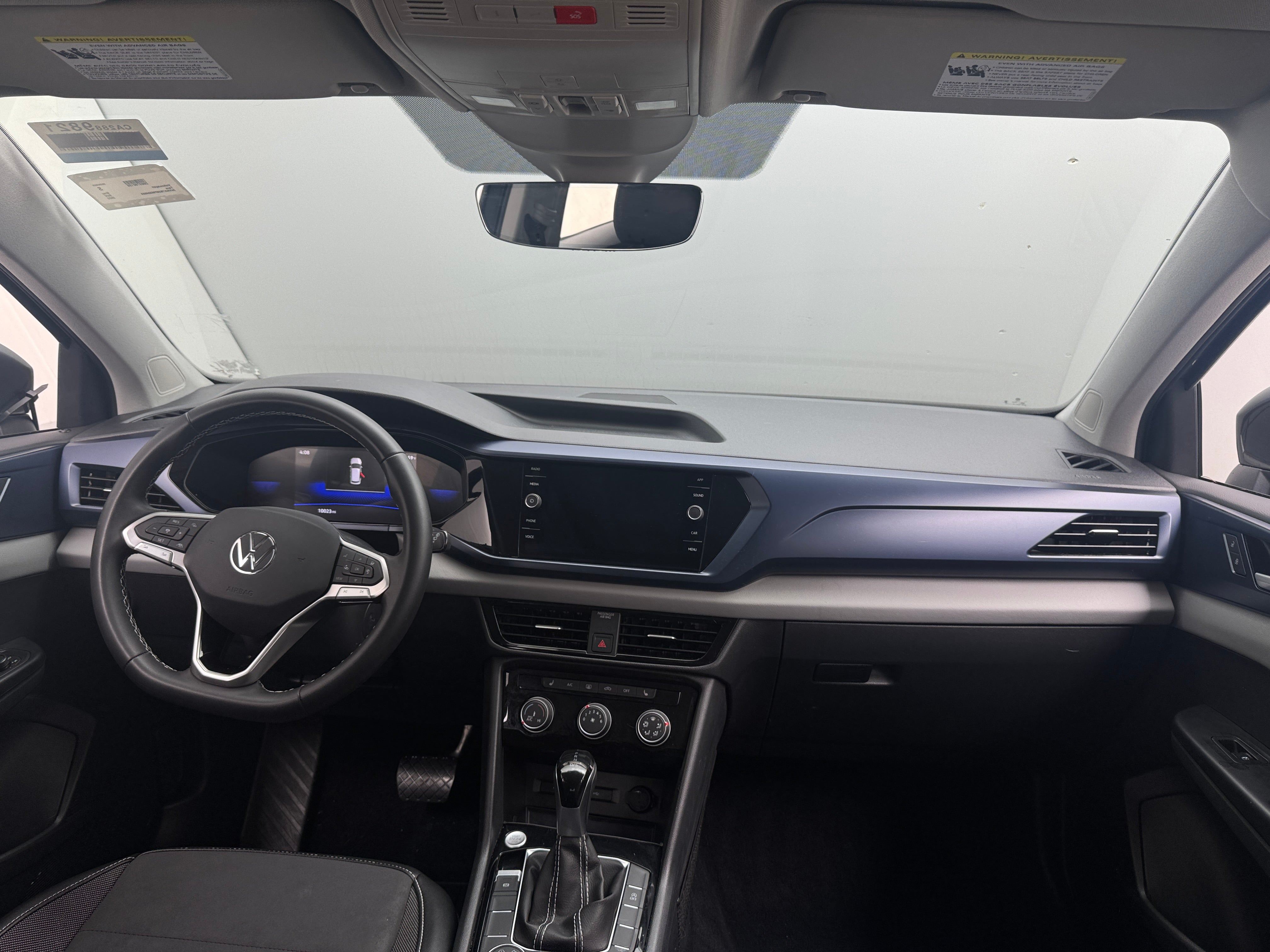 2023 Volkswagen Taos SE 2