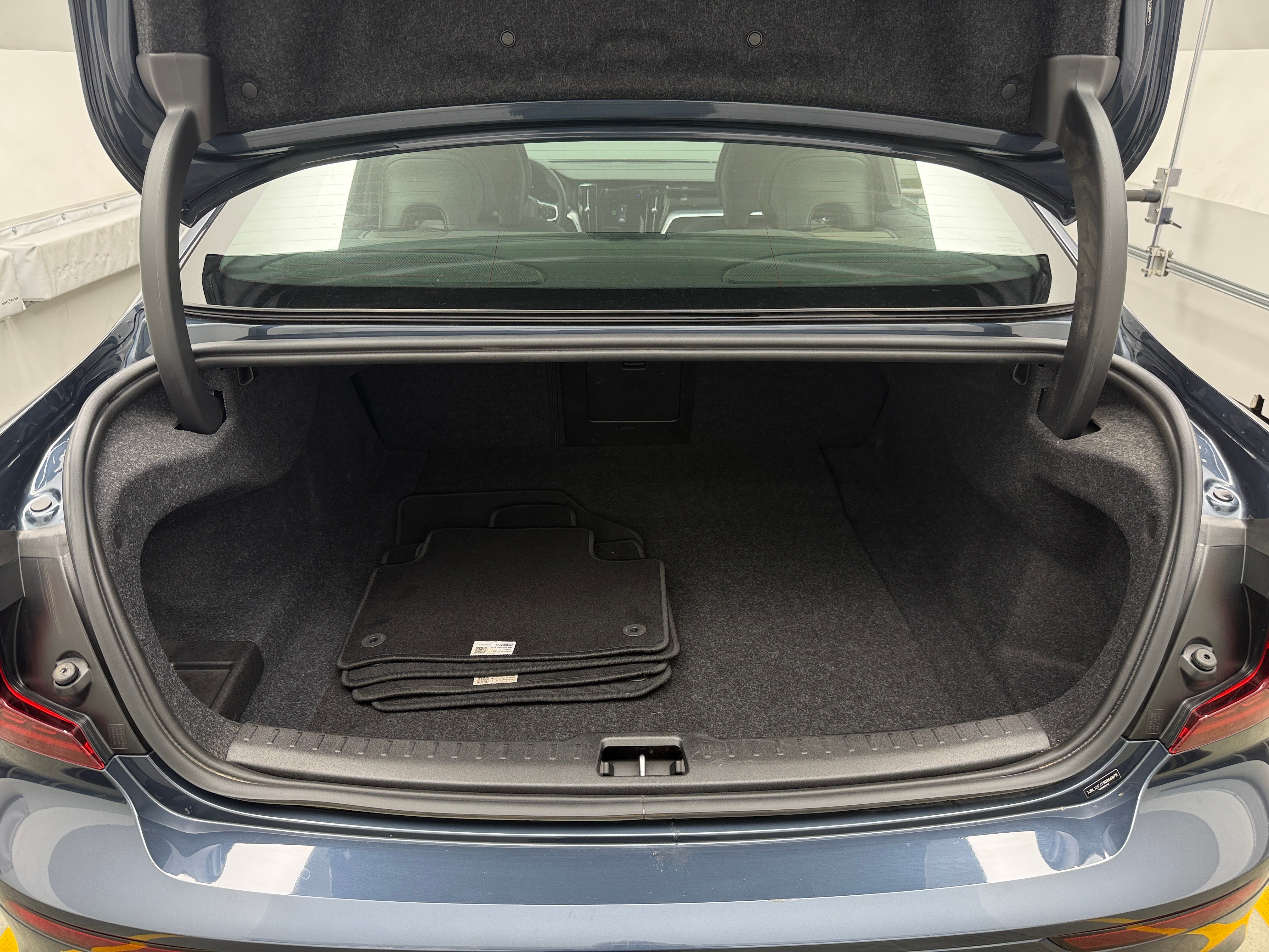 2025 Volvo S60 B5 Core 6