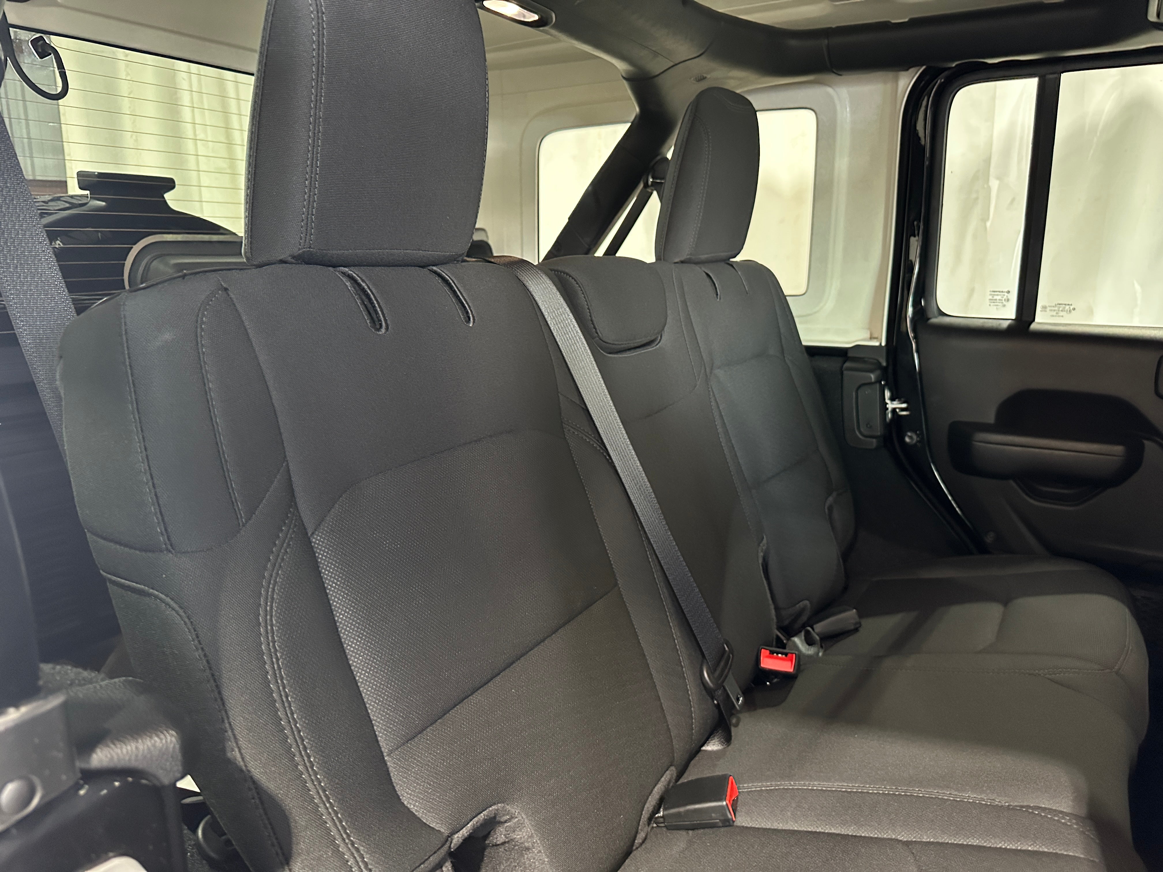 Thumbnail: 2022 Jeep Wrangler - 6