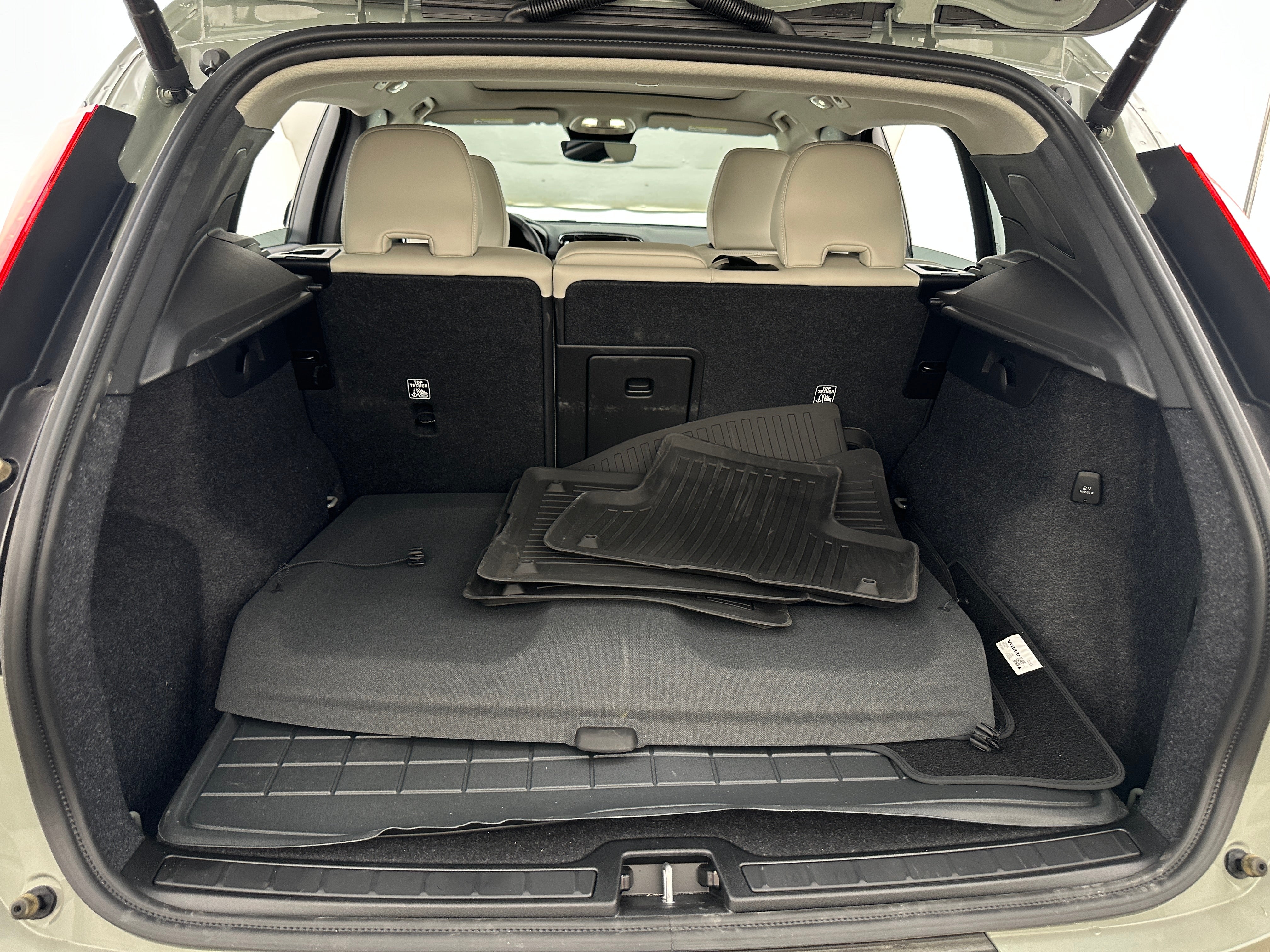 2025 Volvo XC40 B5 Plus 7