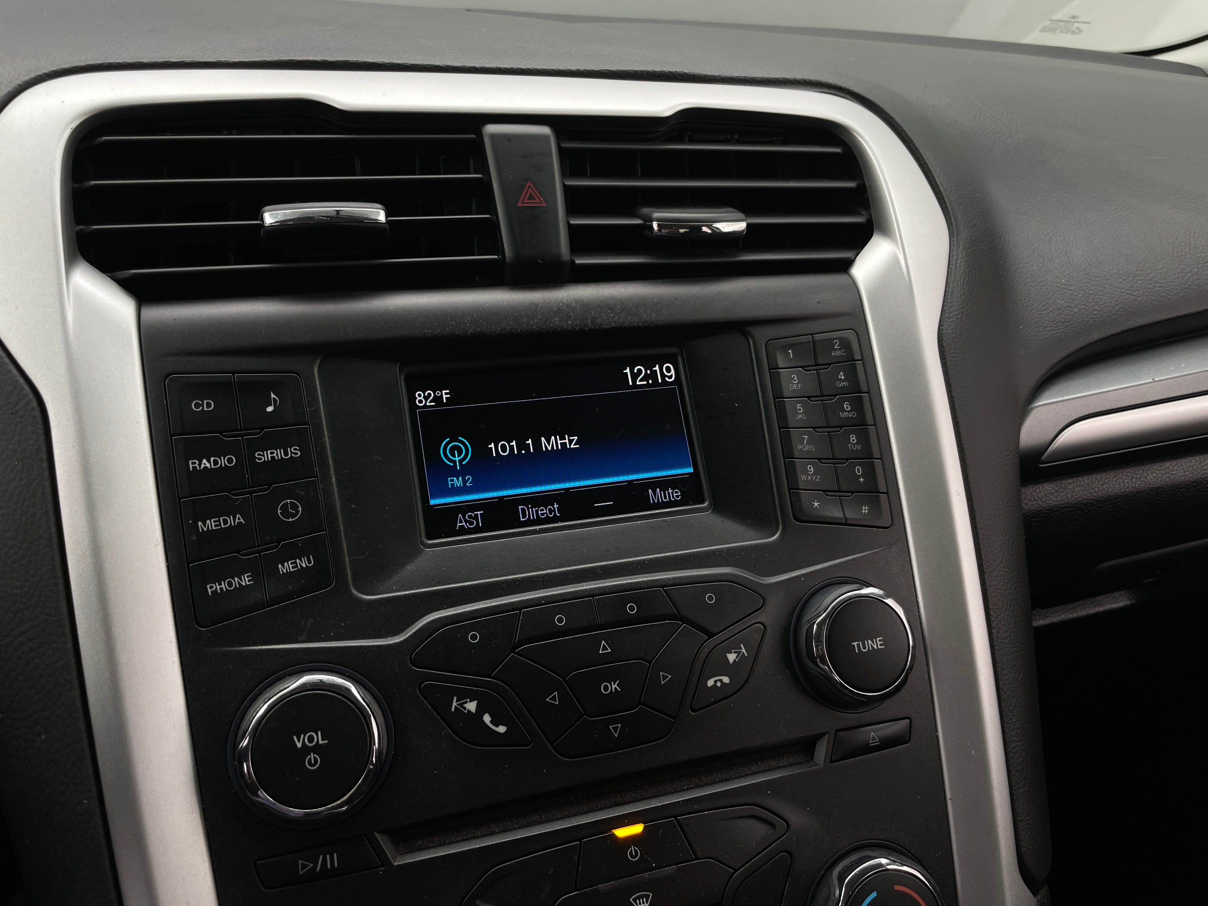 2016 Ford Fusion SE 4