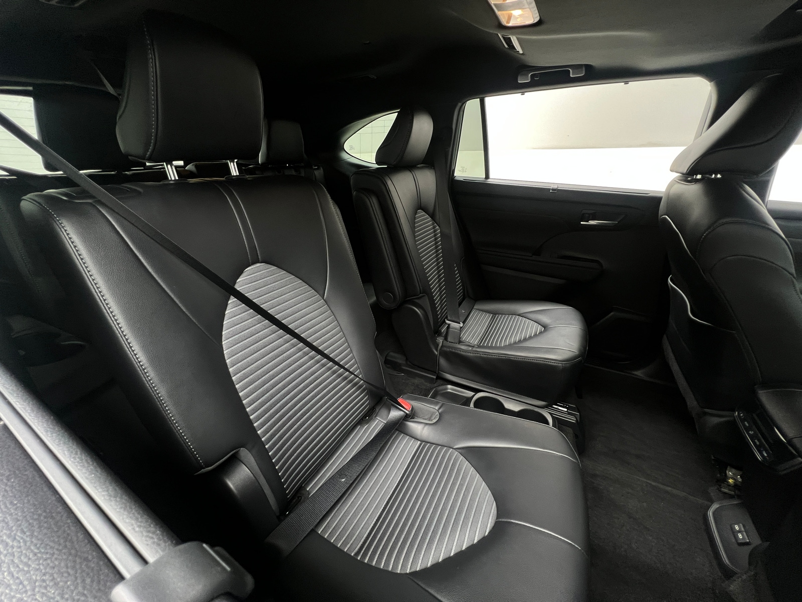 Thumbnail: 2023 Toyota Highlander - 5