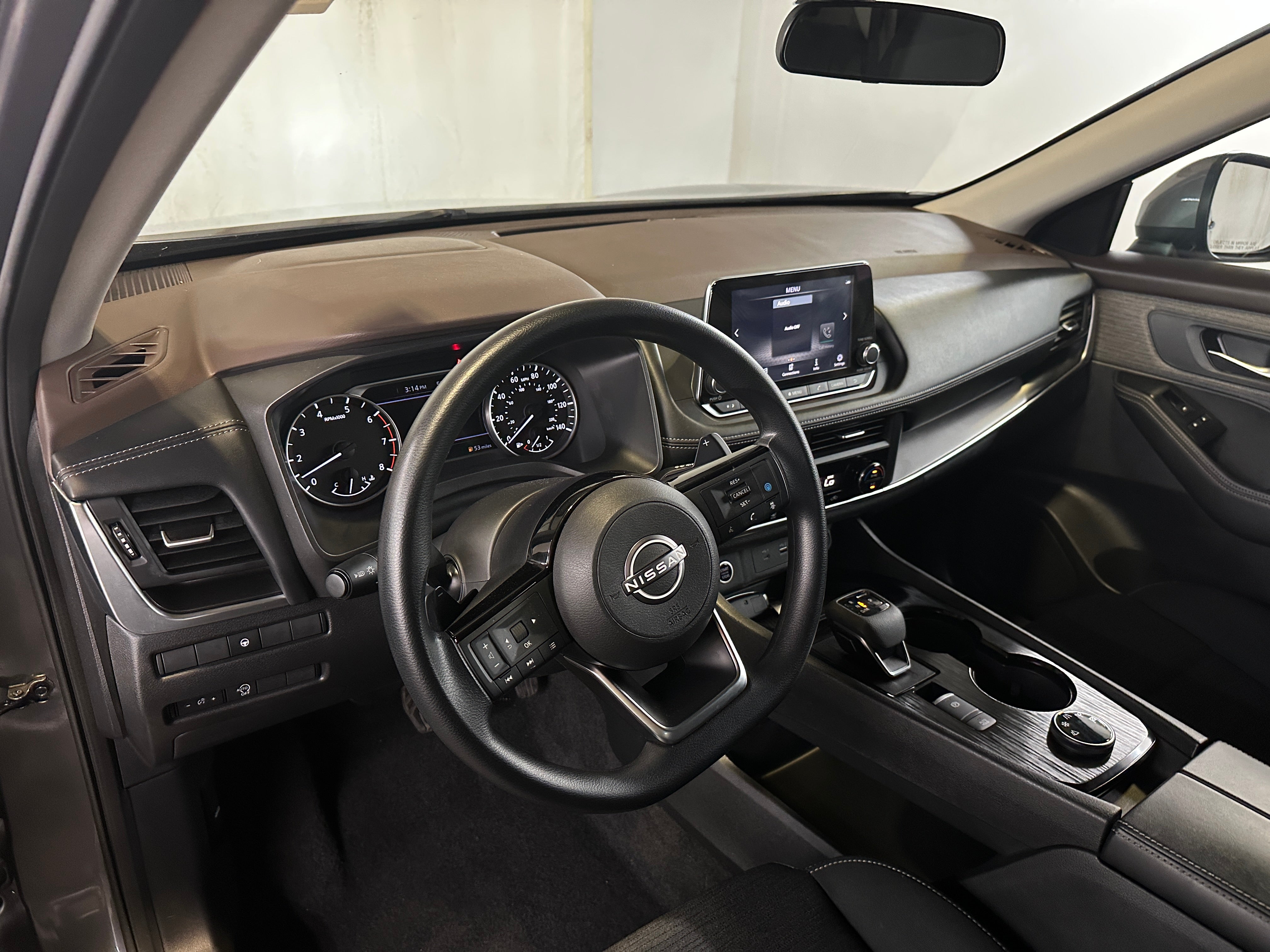 2023 Nissan Rogue SV 3