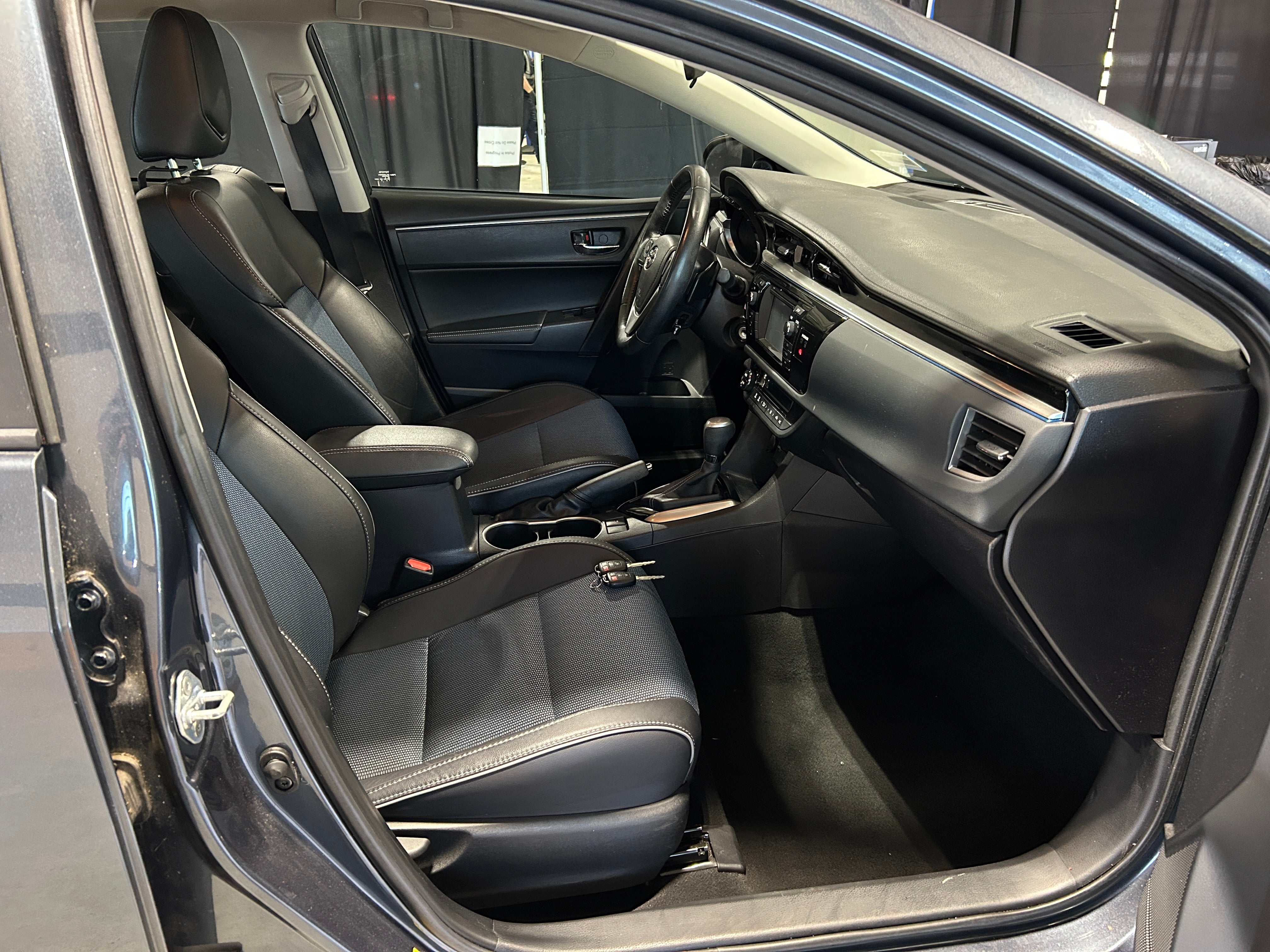 2016 Toyota Corolla S 2