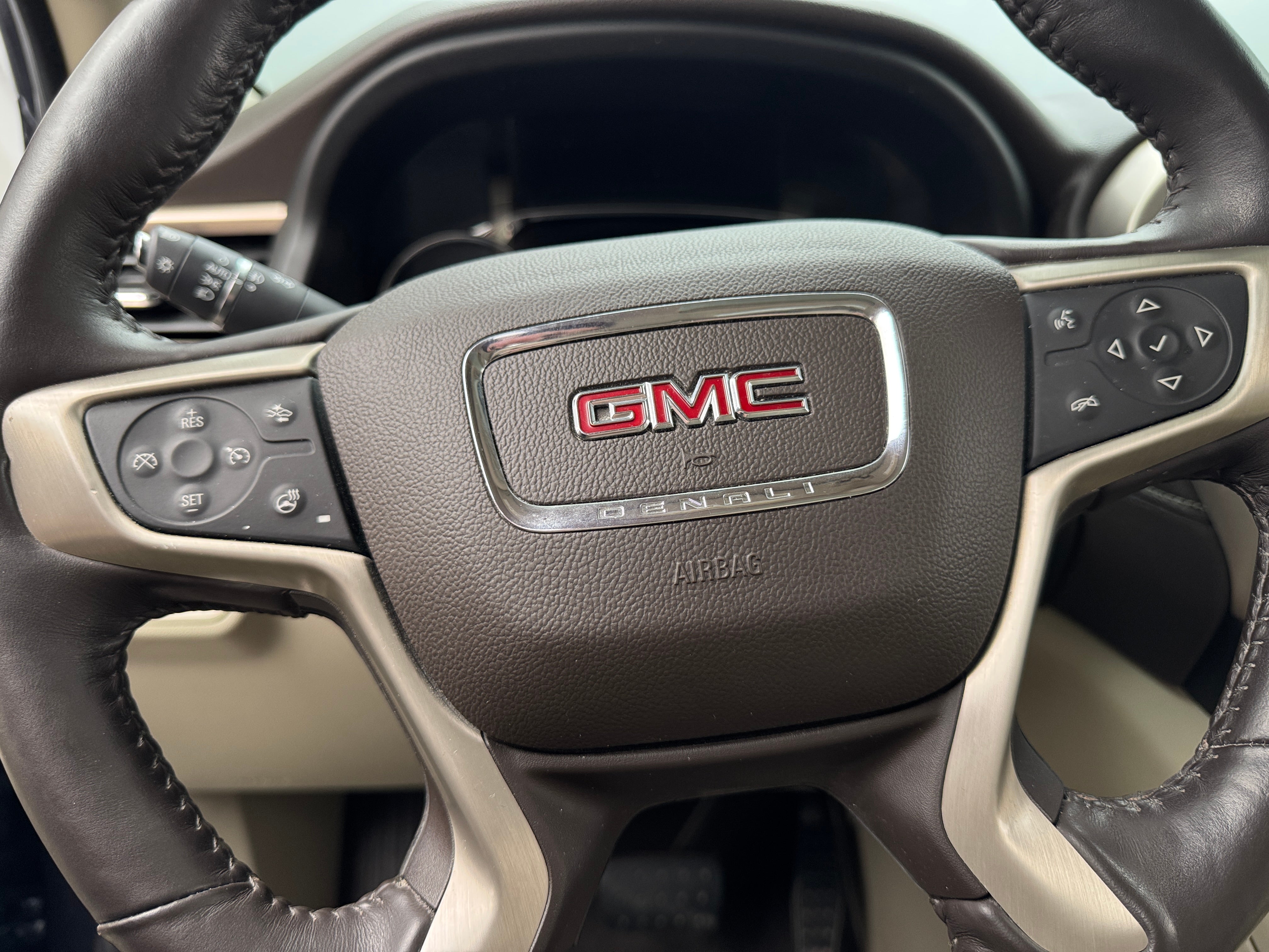 2018 GMC Acadia Denali 5