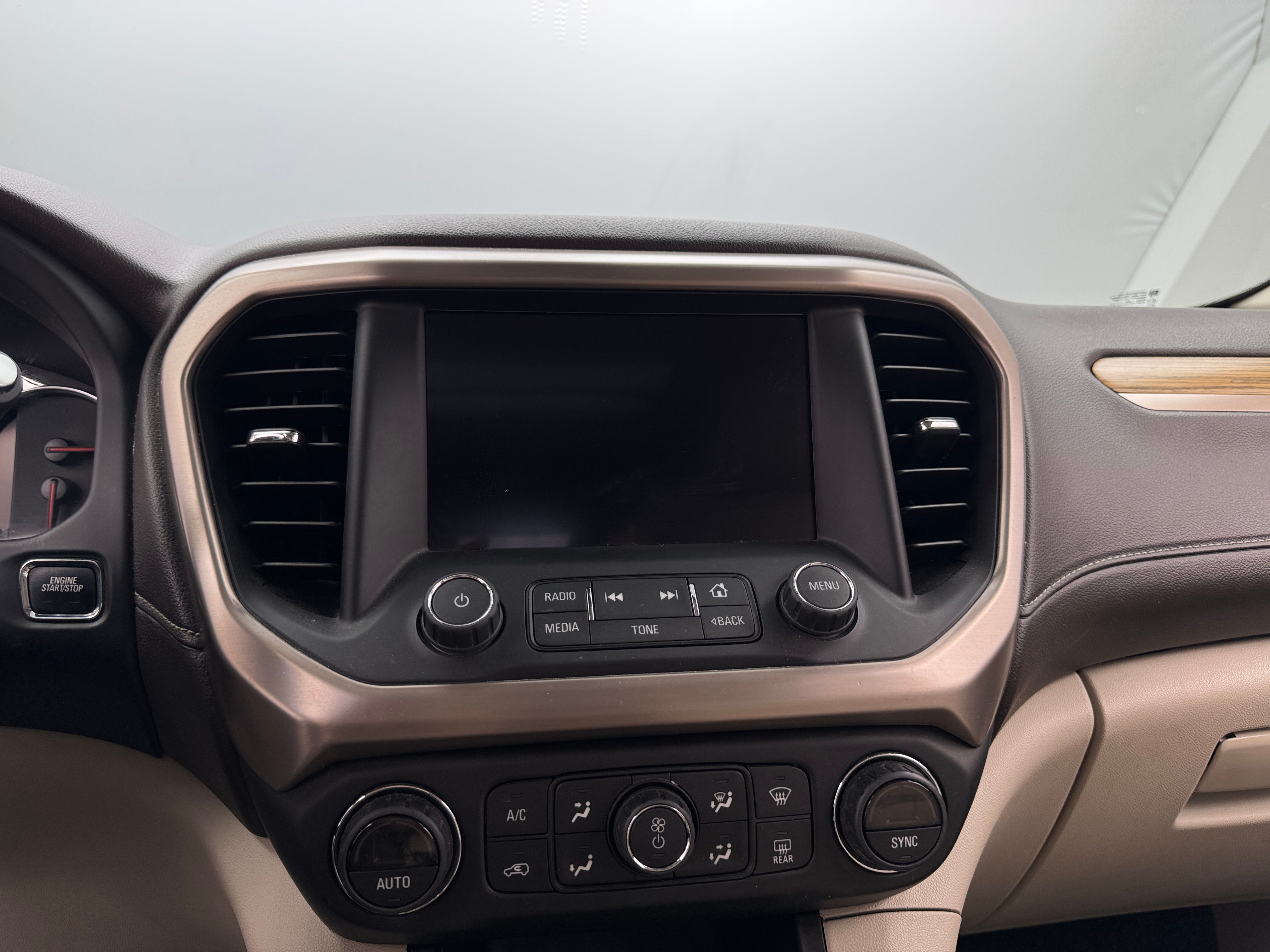 2018 GMC Acadia Denali 4