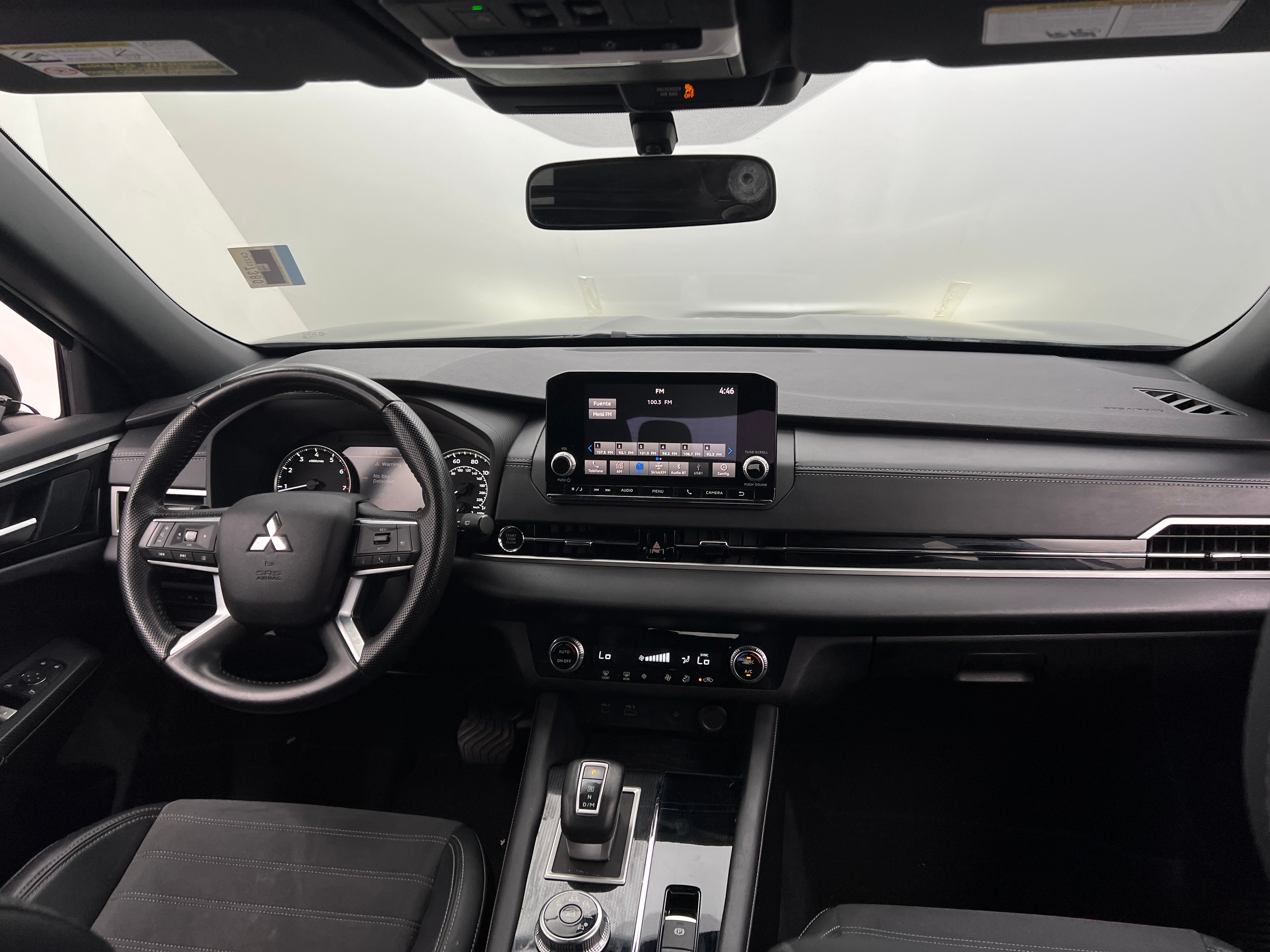 2022 Mitsubishi Outlander Black Edition 2