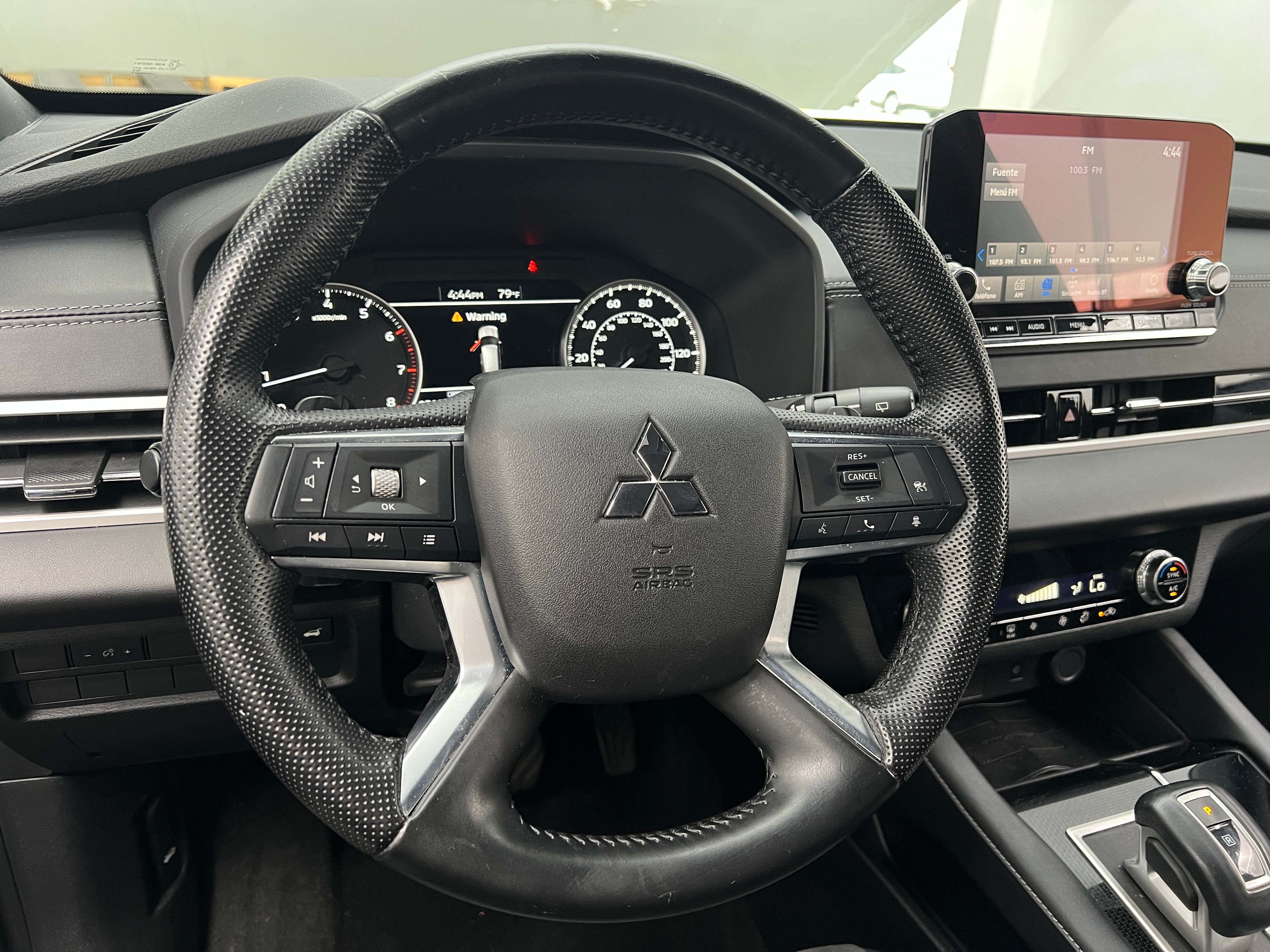 2022 Mitsubishi Outlander Black Edition 4