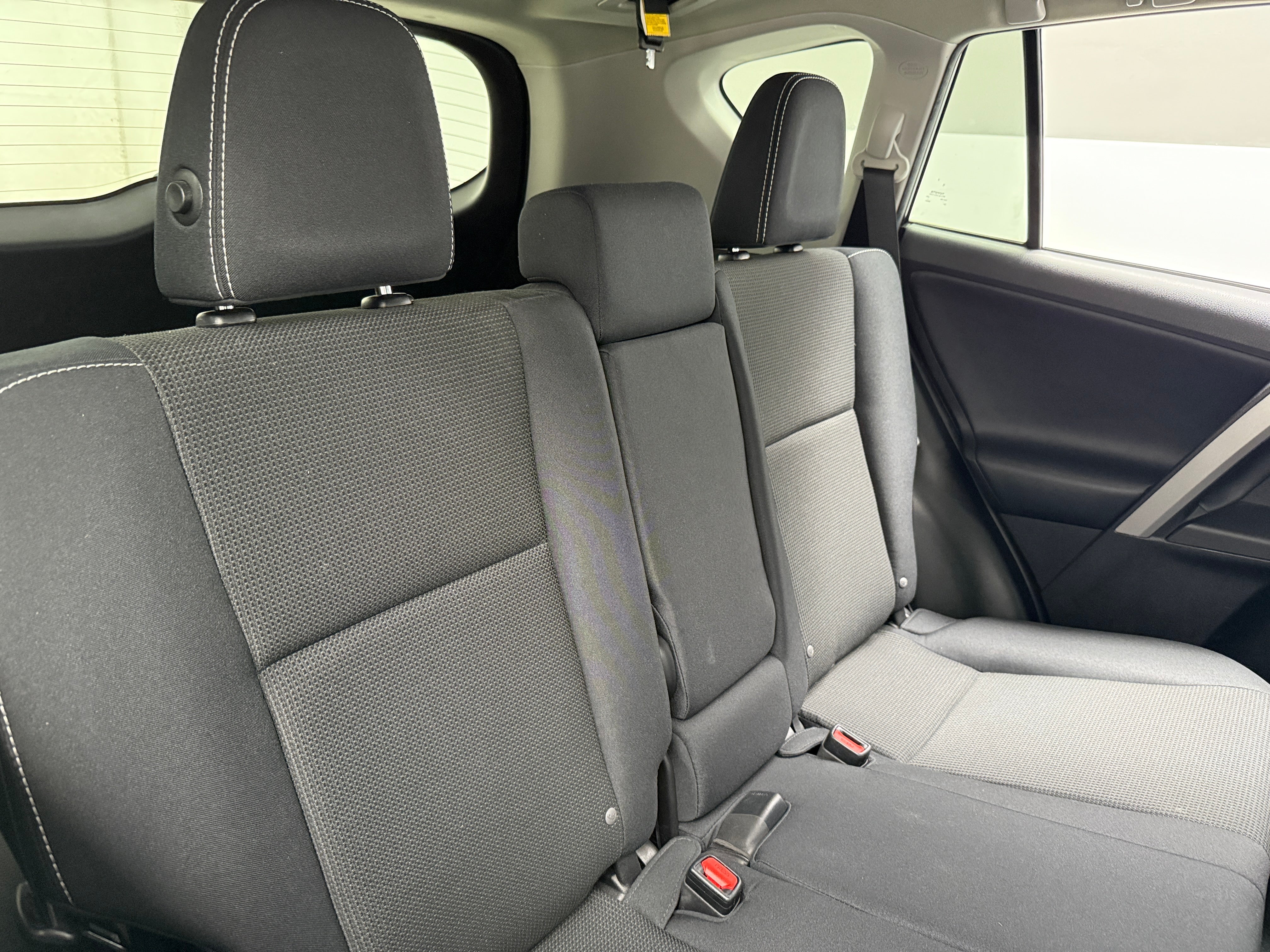 2017 Toyota RAV4 XLE 6