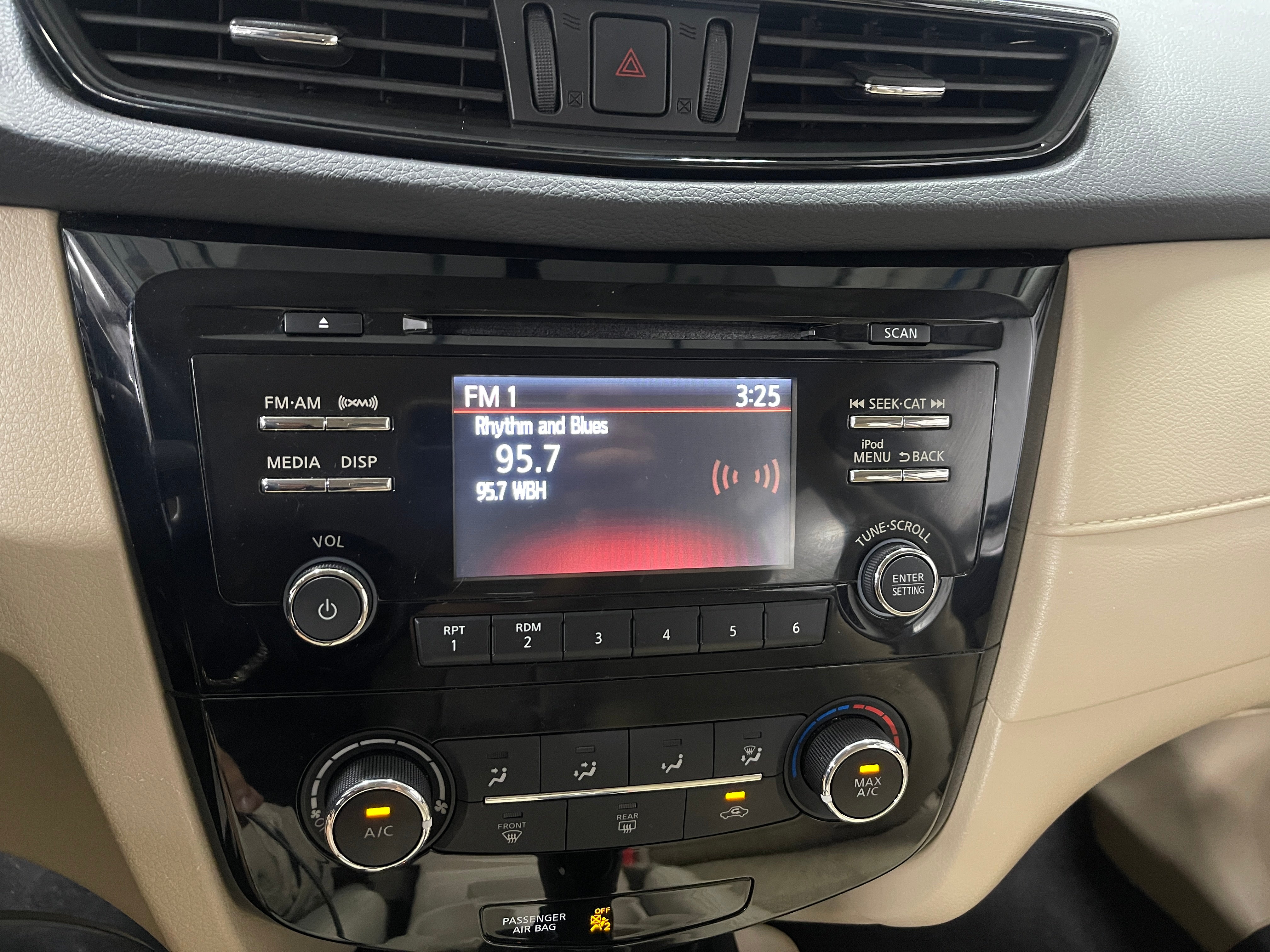 2017 Nissan Rogue S 4