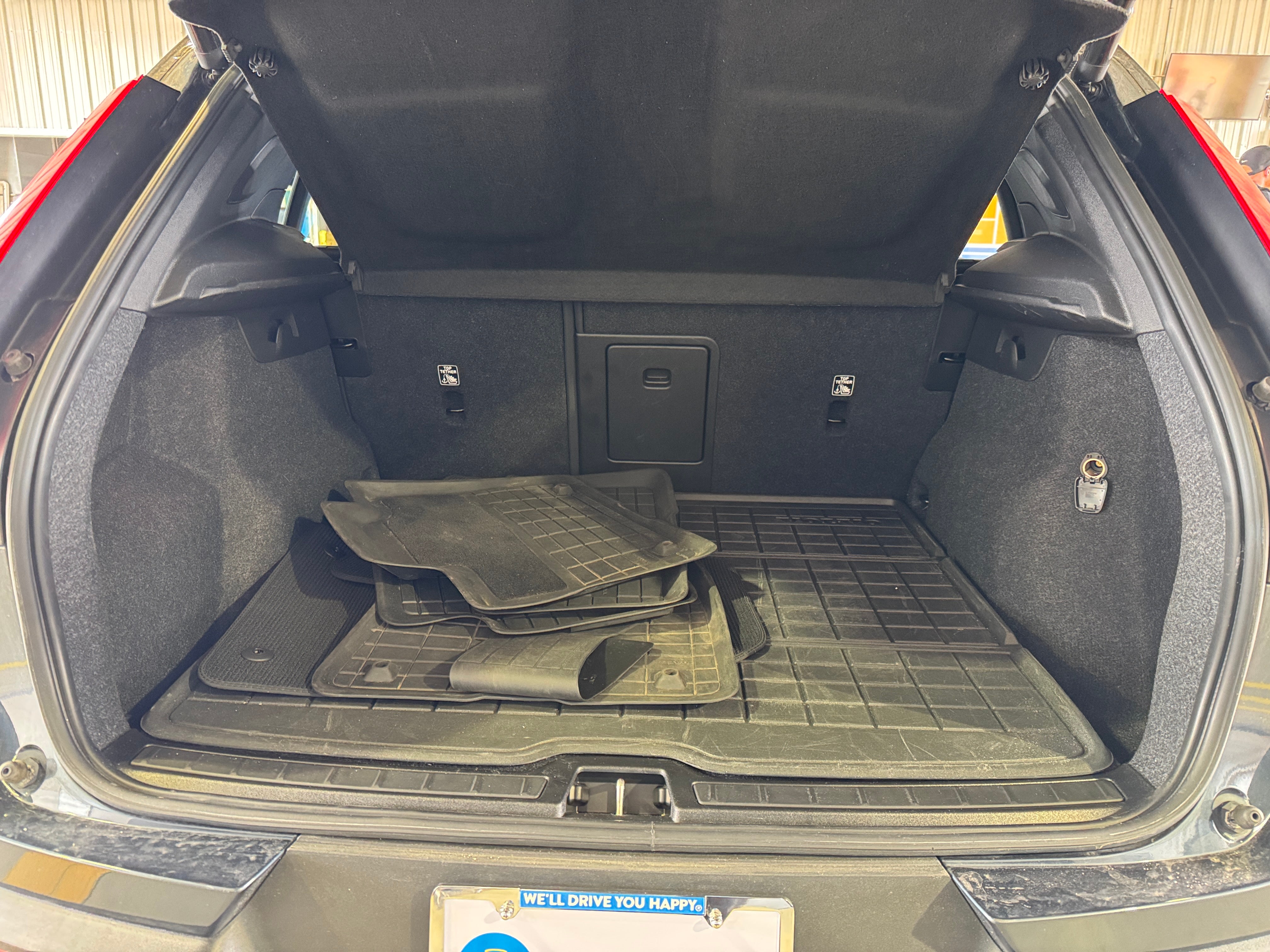 2022 Volvo XC40 Recharge Plus 6