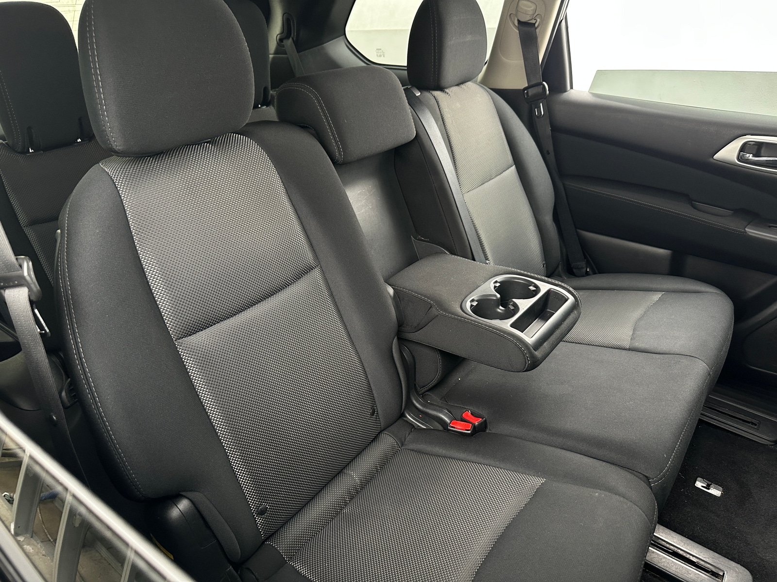 Thumbnail: 2017 Nissan Pathfinder - 6