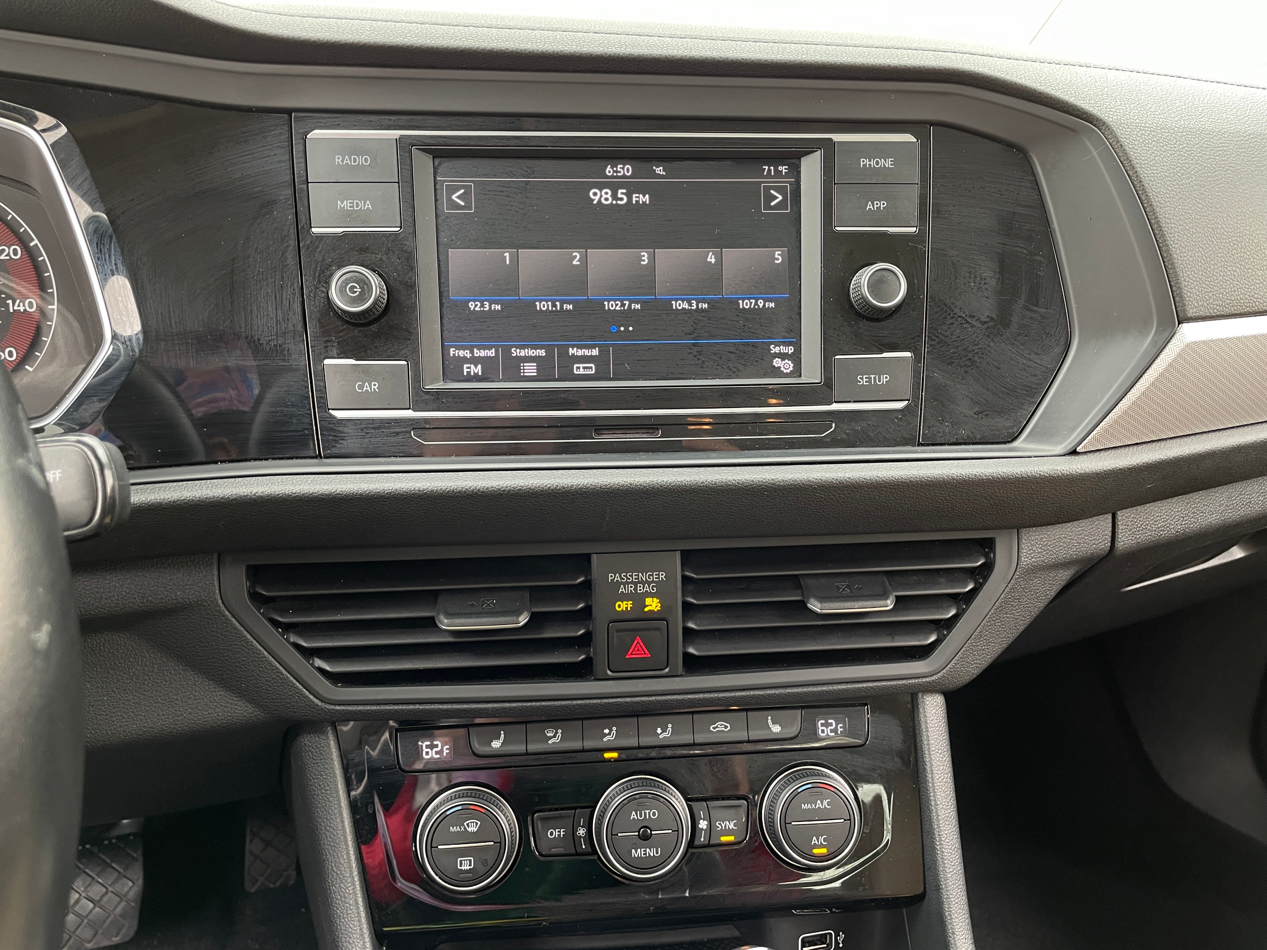 2019 Volkswagen Jetta SE 3