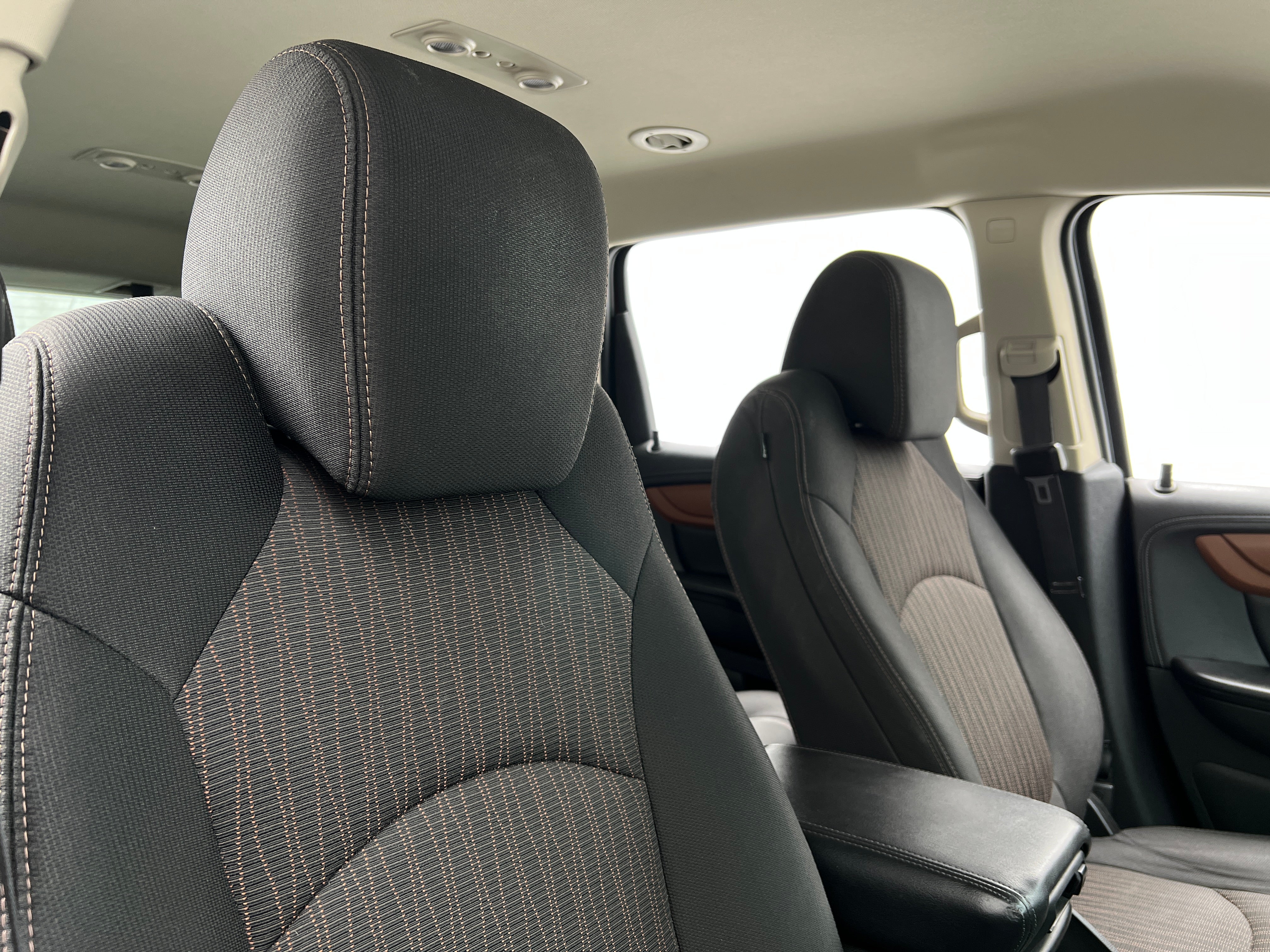 2017 Chevrolet Traverse LT 2