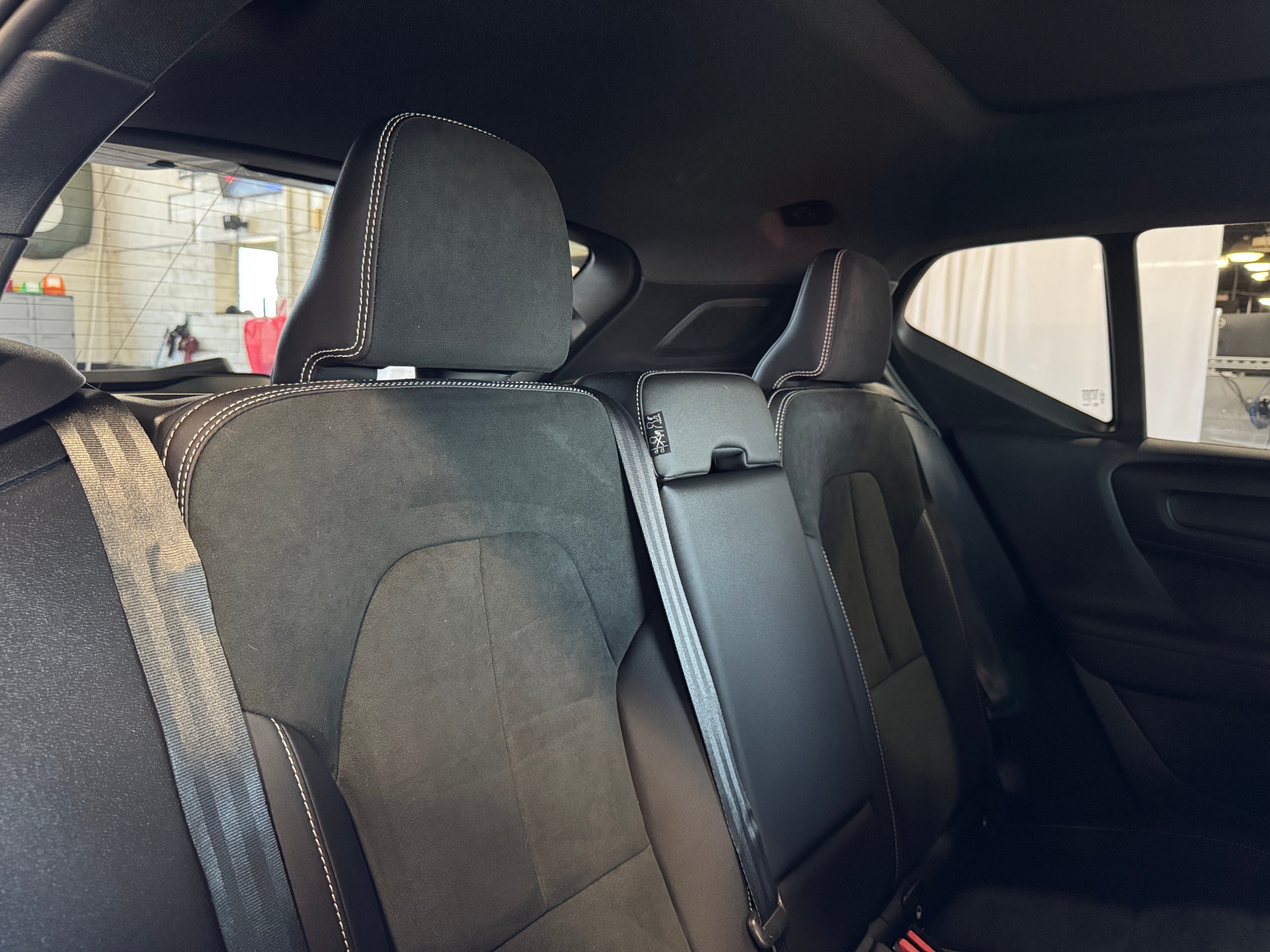 2023 Volvo XC40 B5 Ultimate 6