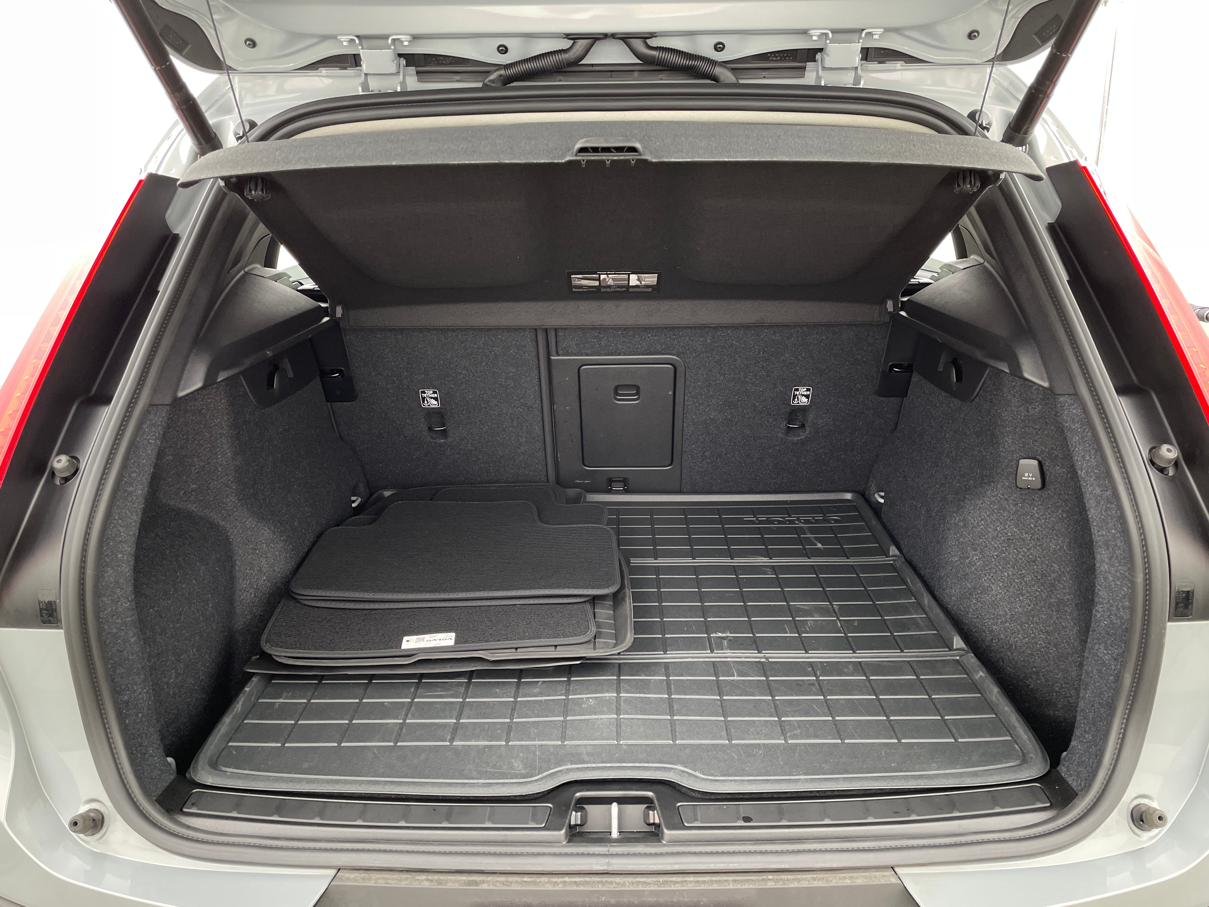 2024 Volvo XC40 B5 Plus 6