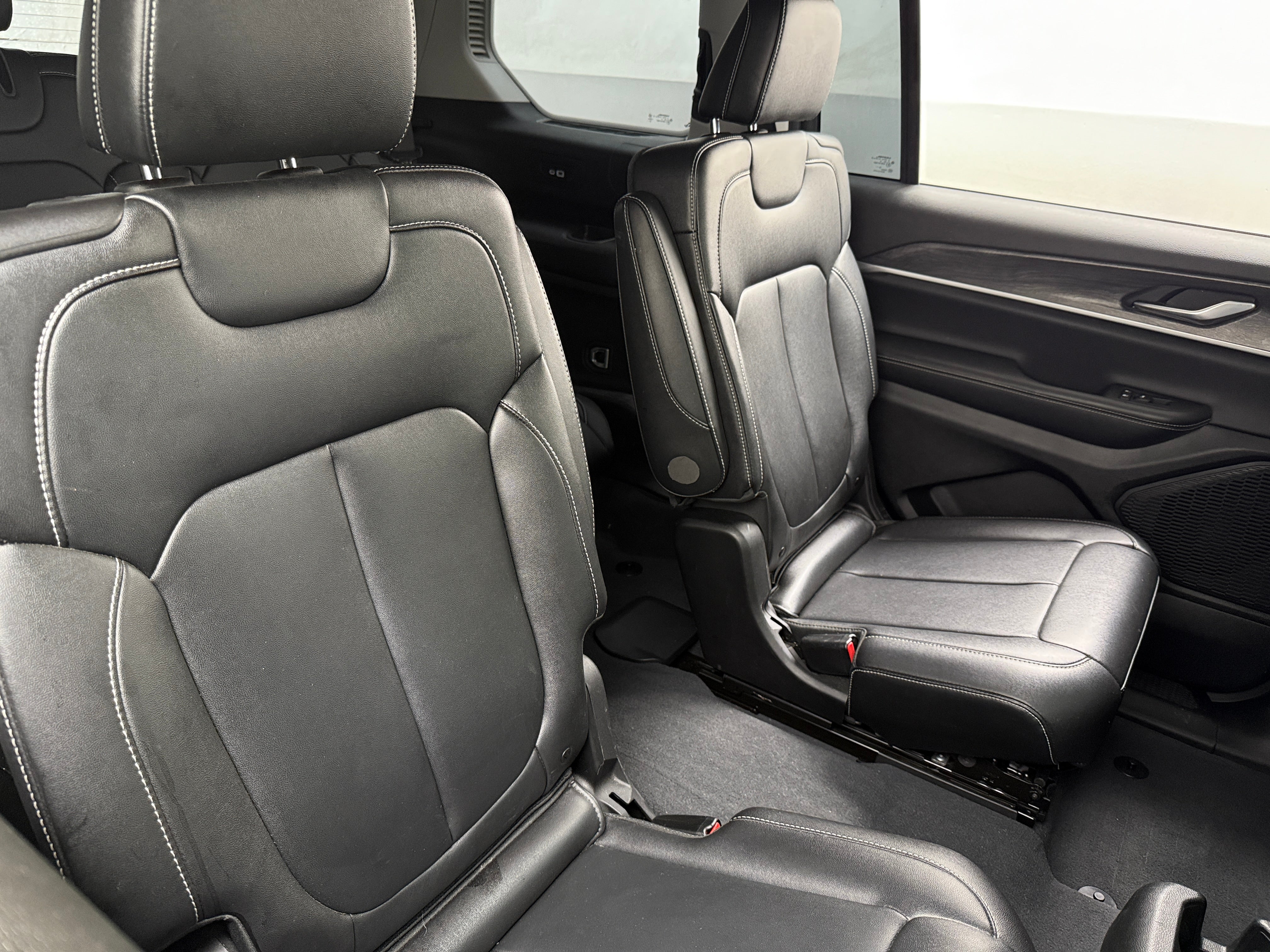 2023 Jeep Grand Cherokee L Limited Edition 5