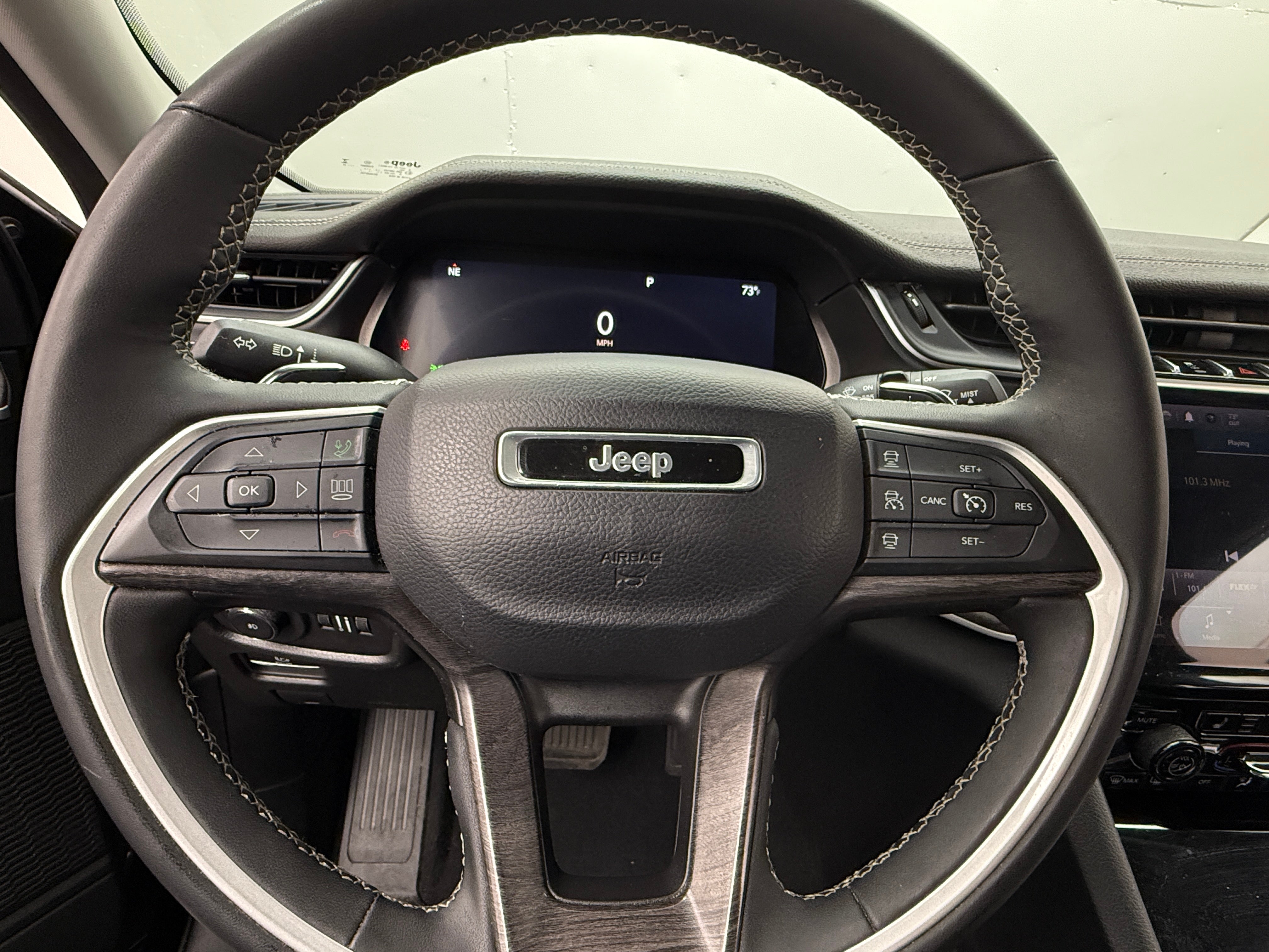 2023 Jeep Grand Cherokee L Limited Edition 4