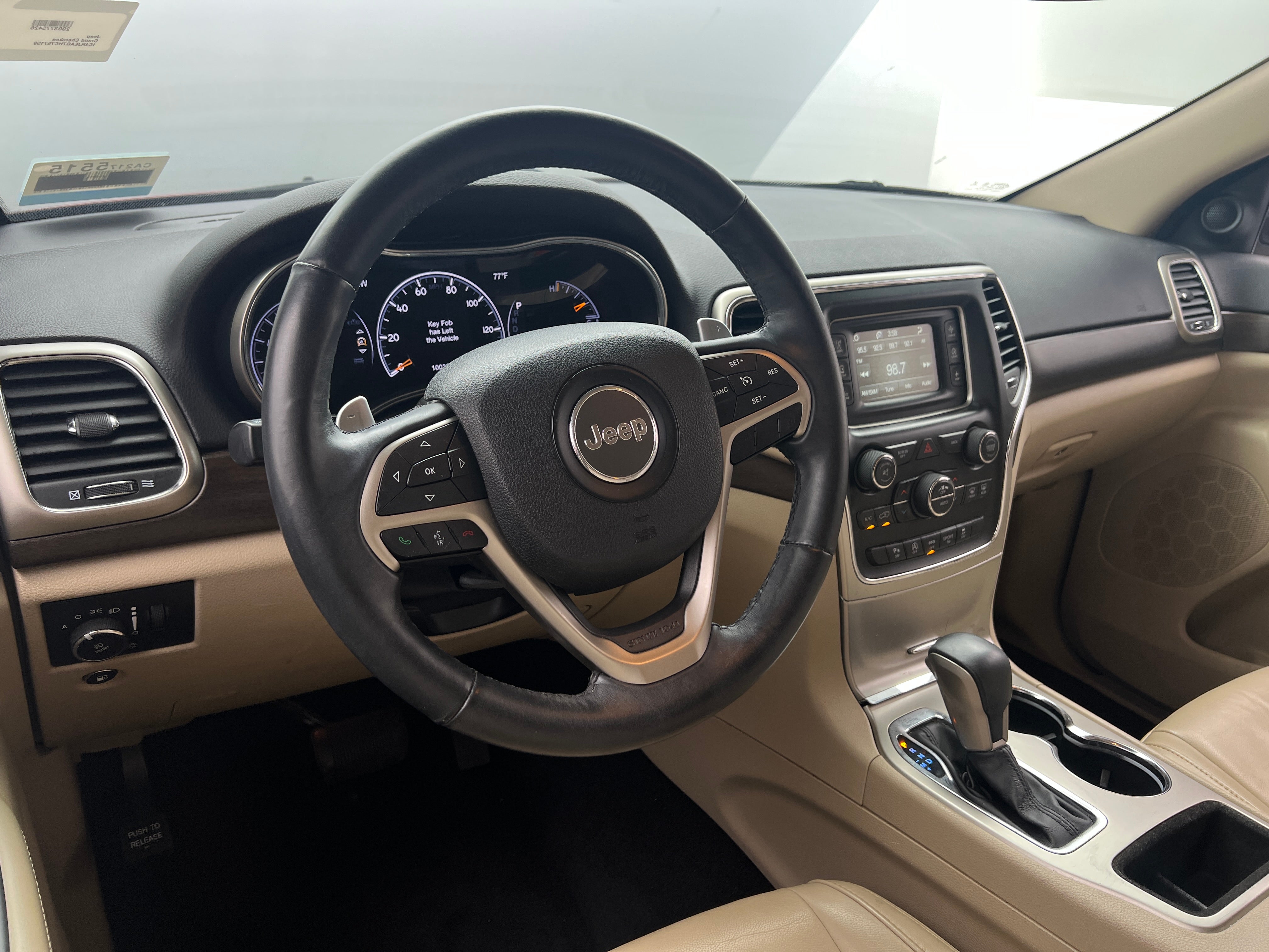 2017 Jeep Grand Cherokee Laredo 3