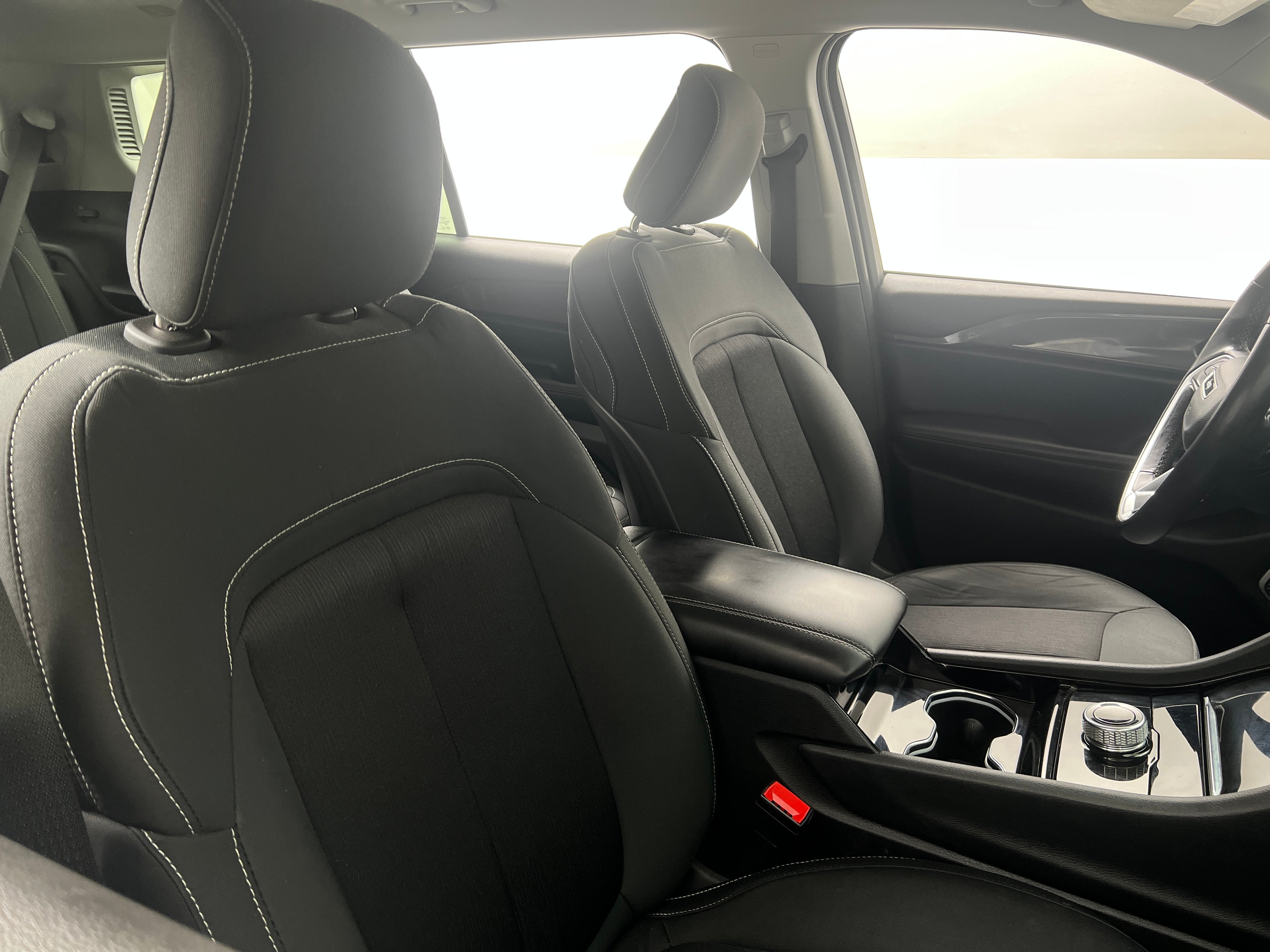 2022 Jeep Grand Cherokee L Laredo 2