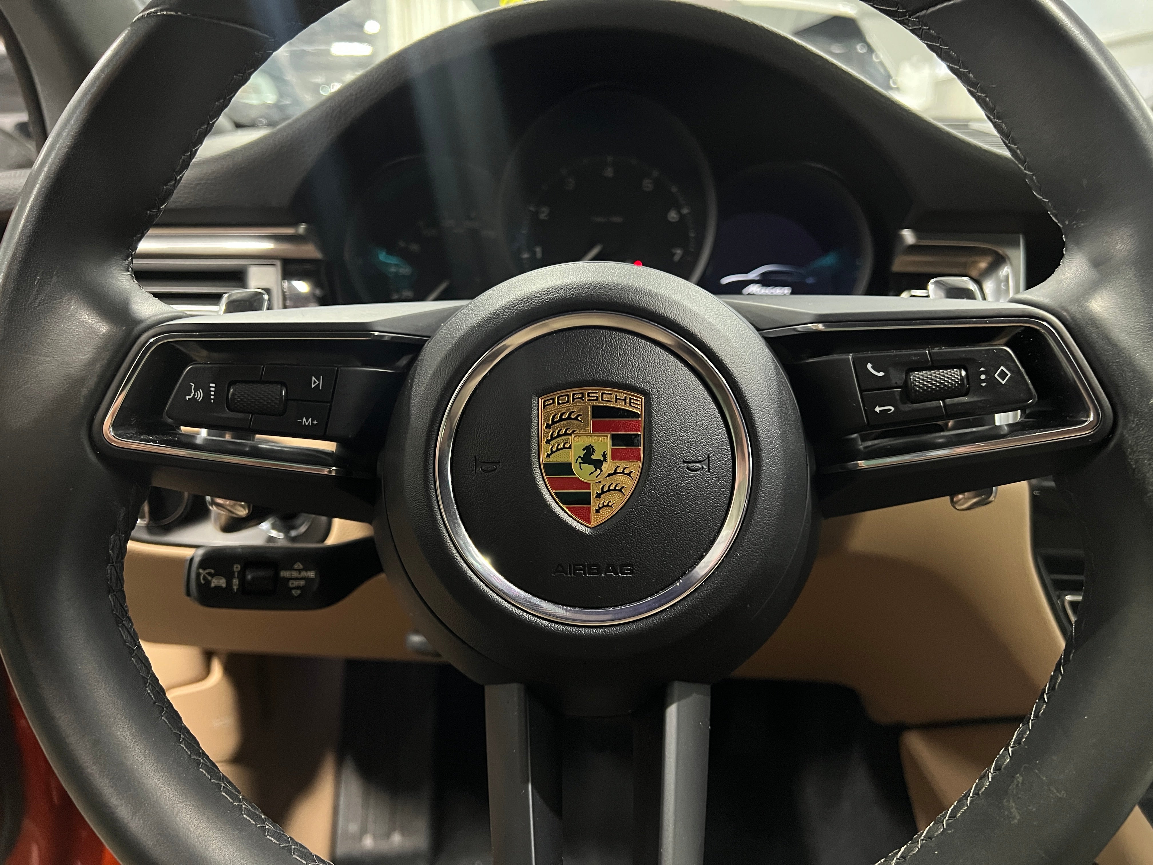 2023 Porsche Macan Base 4