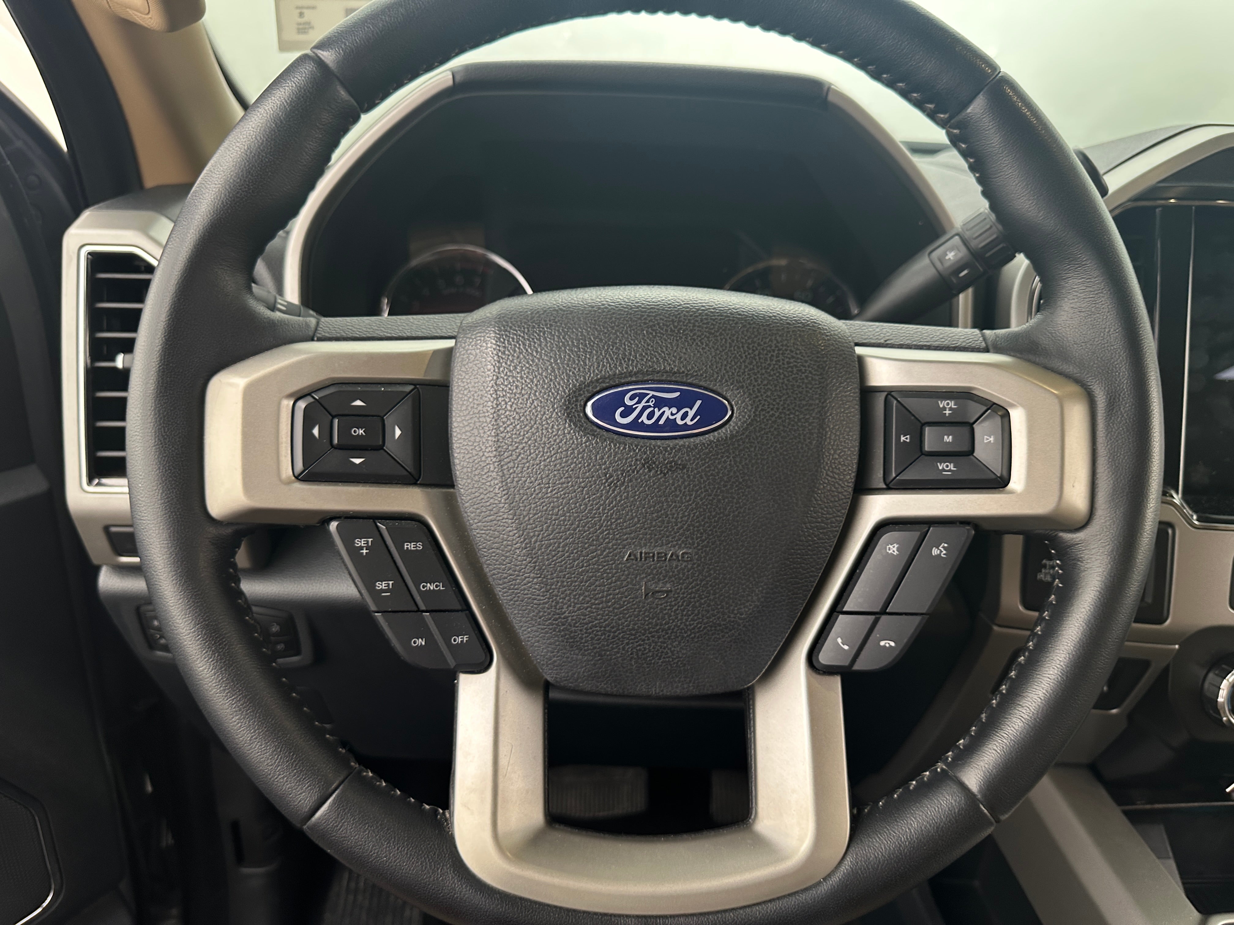 2022 Ford Econoline E-350 4