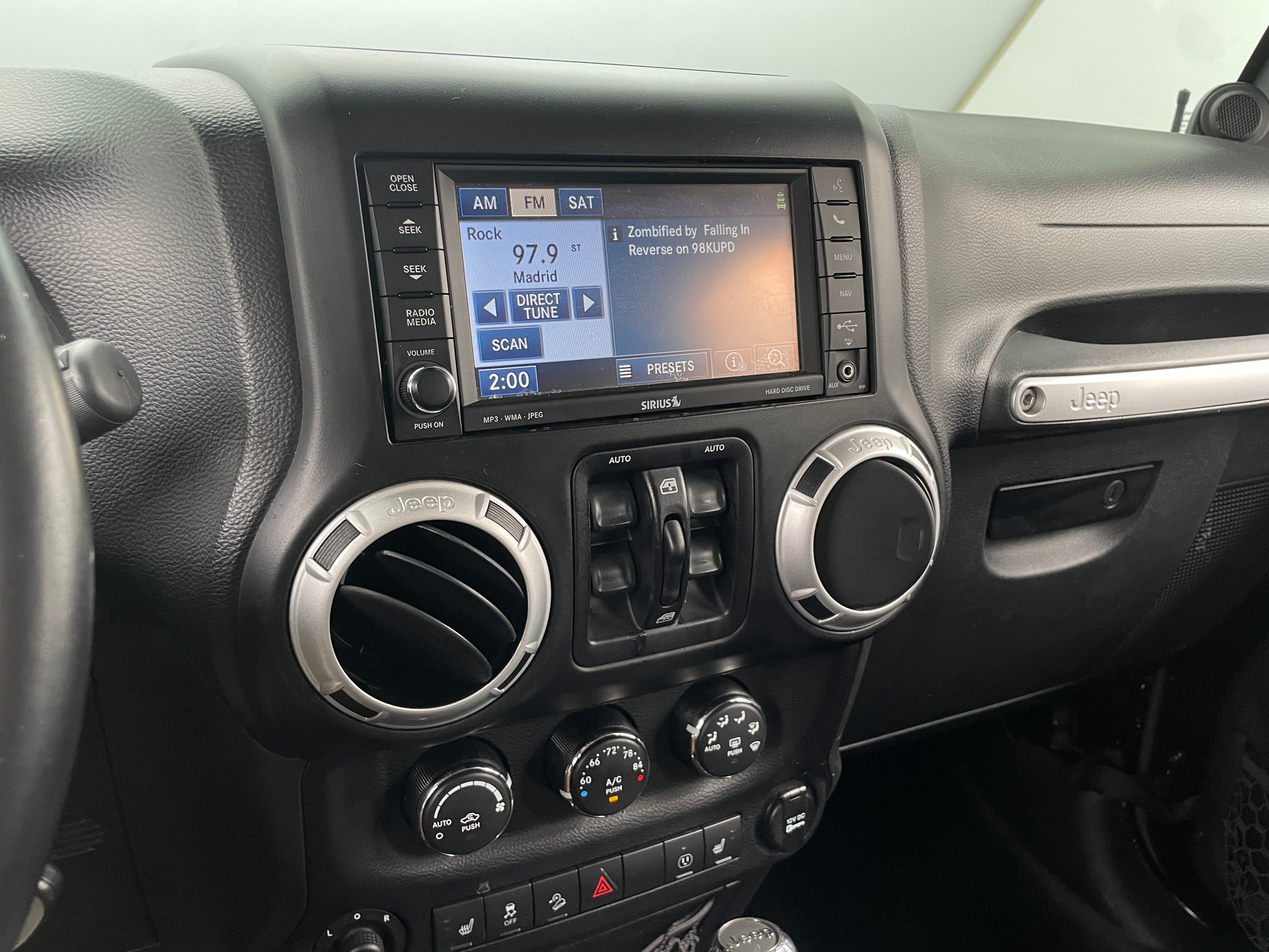 2014 Jeep Wrangler Unlimited Rubicon 4