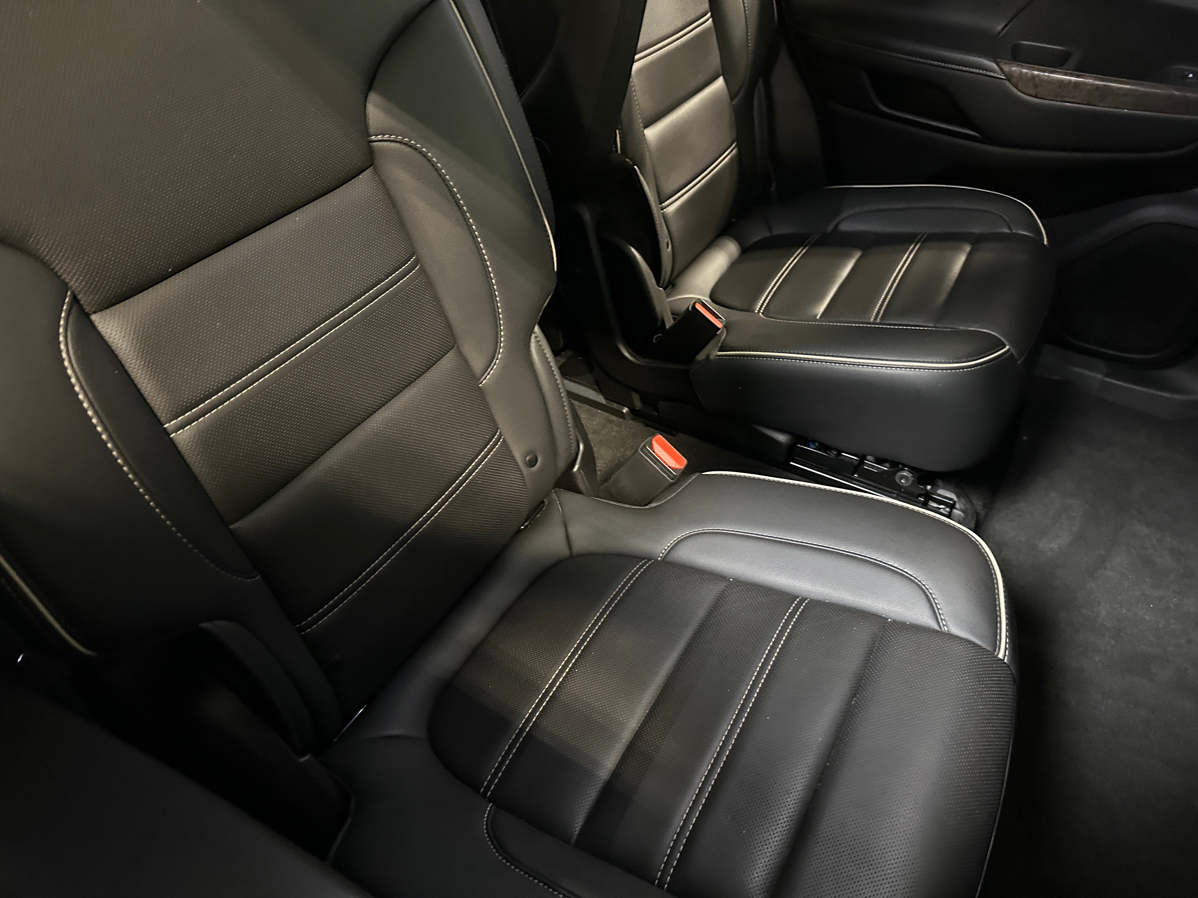 2022 GMC Acadia Denali 6