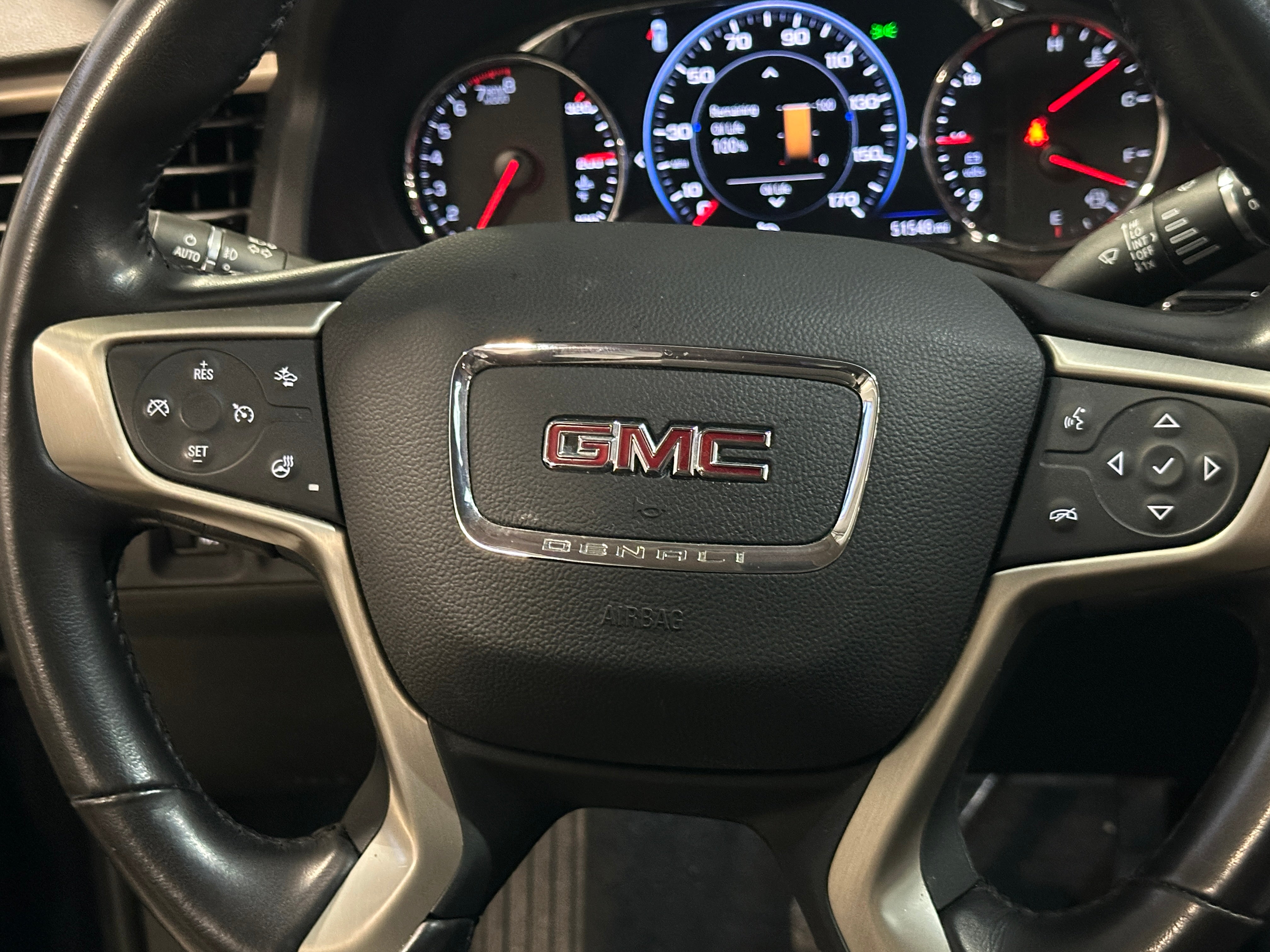 2022 GMC Acadia Denali 5
