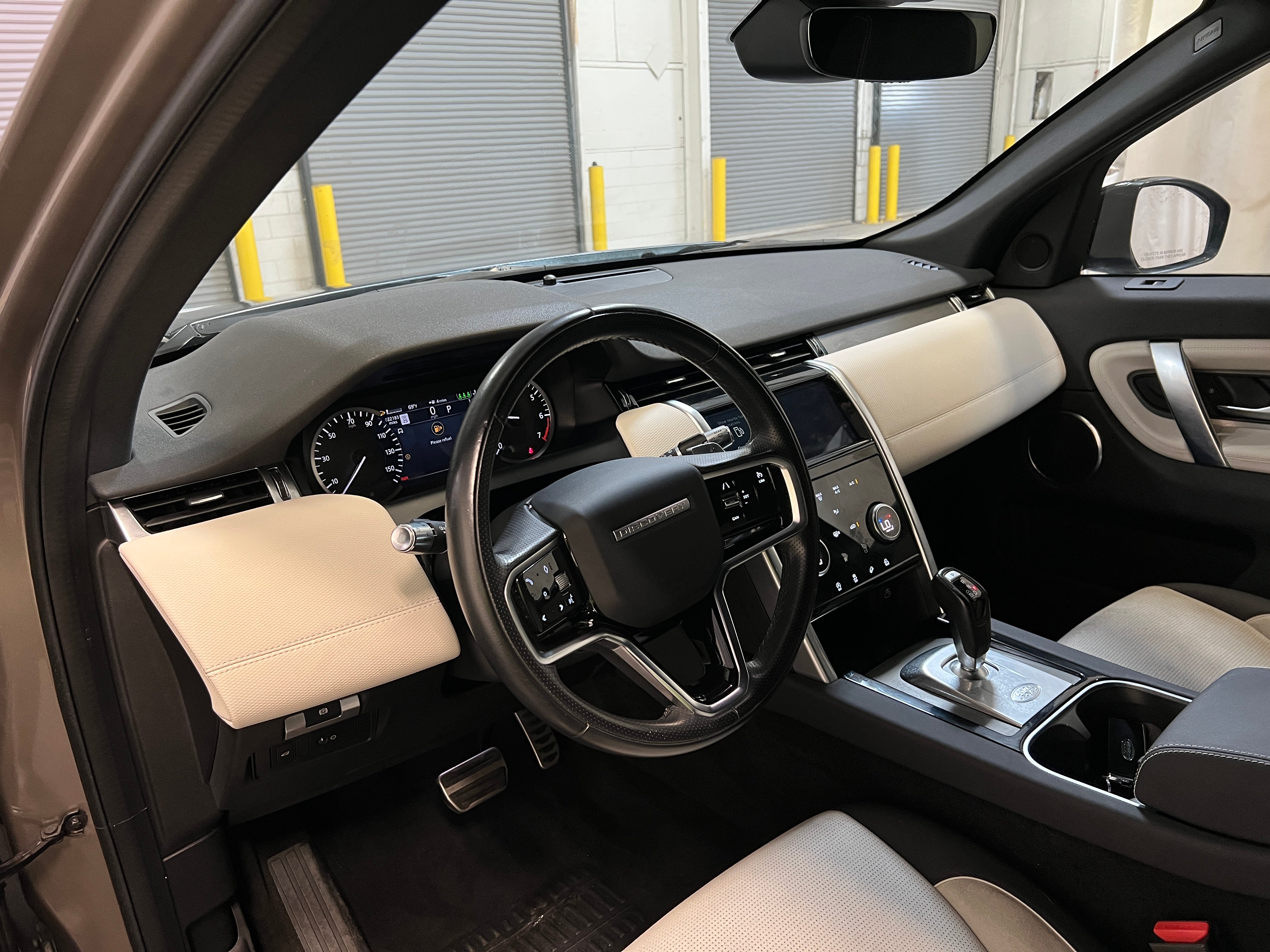 2022 Land Rover Discovery Sport R-Dynamic S 3