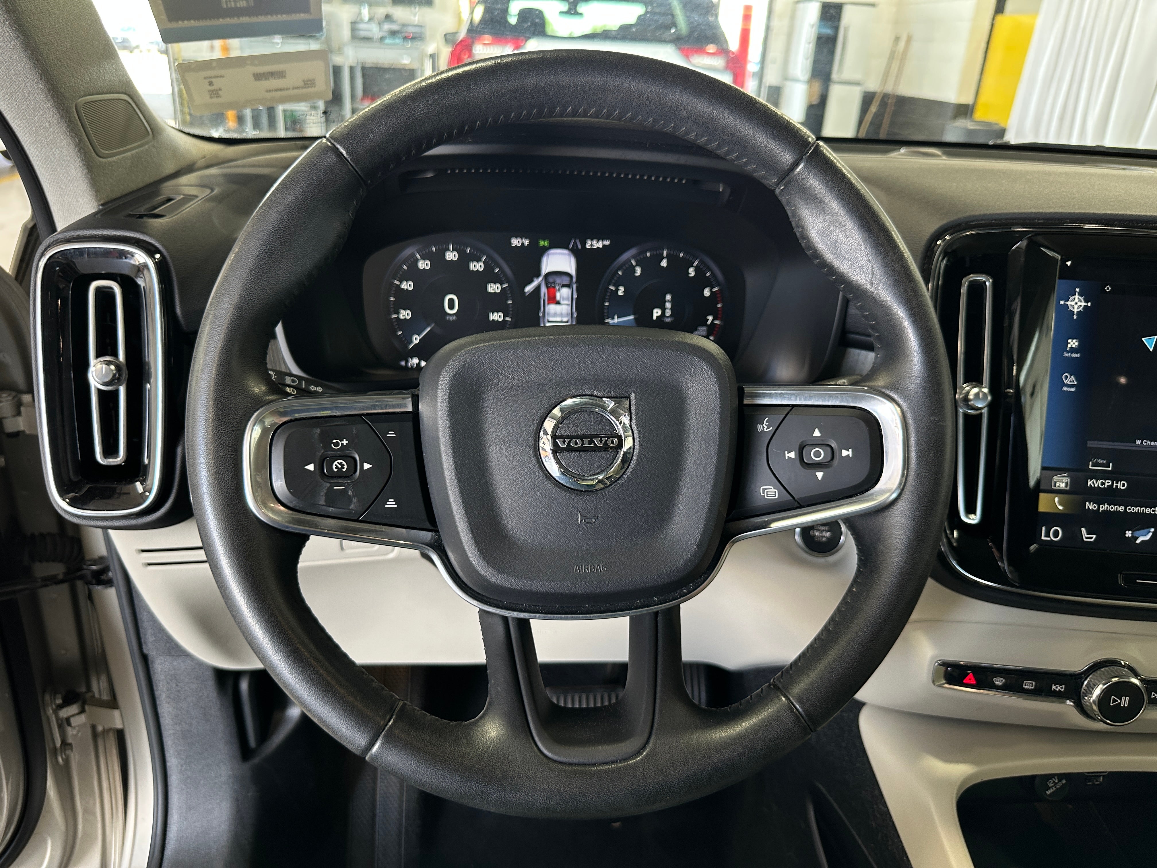 2019 Volvo XC40 T4 Inscription 4