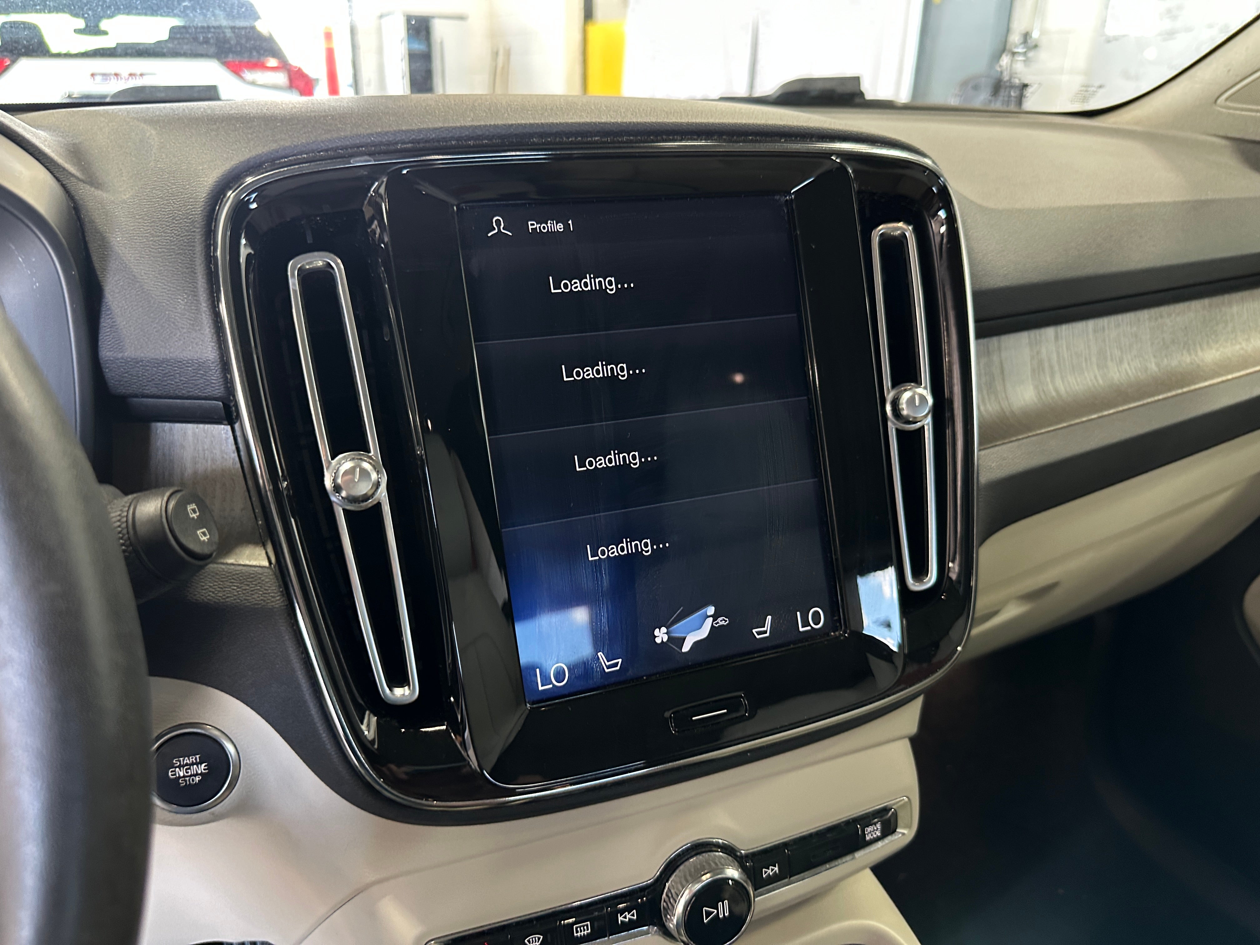 2019 Volvo XC40 T4 Inscription 3