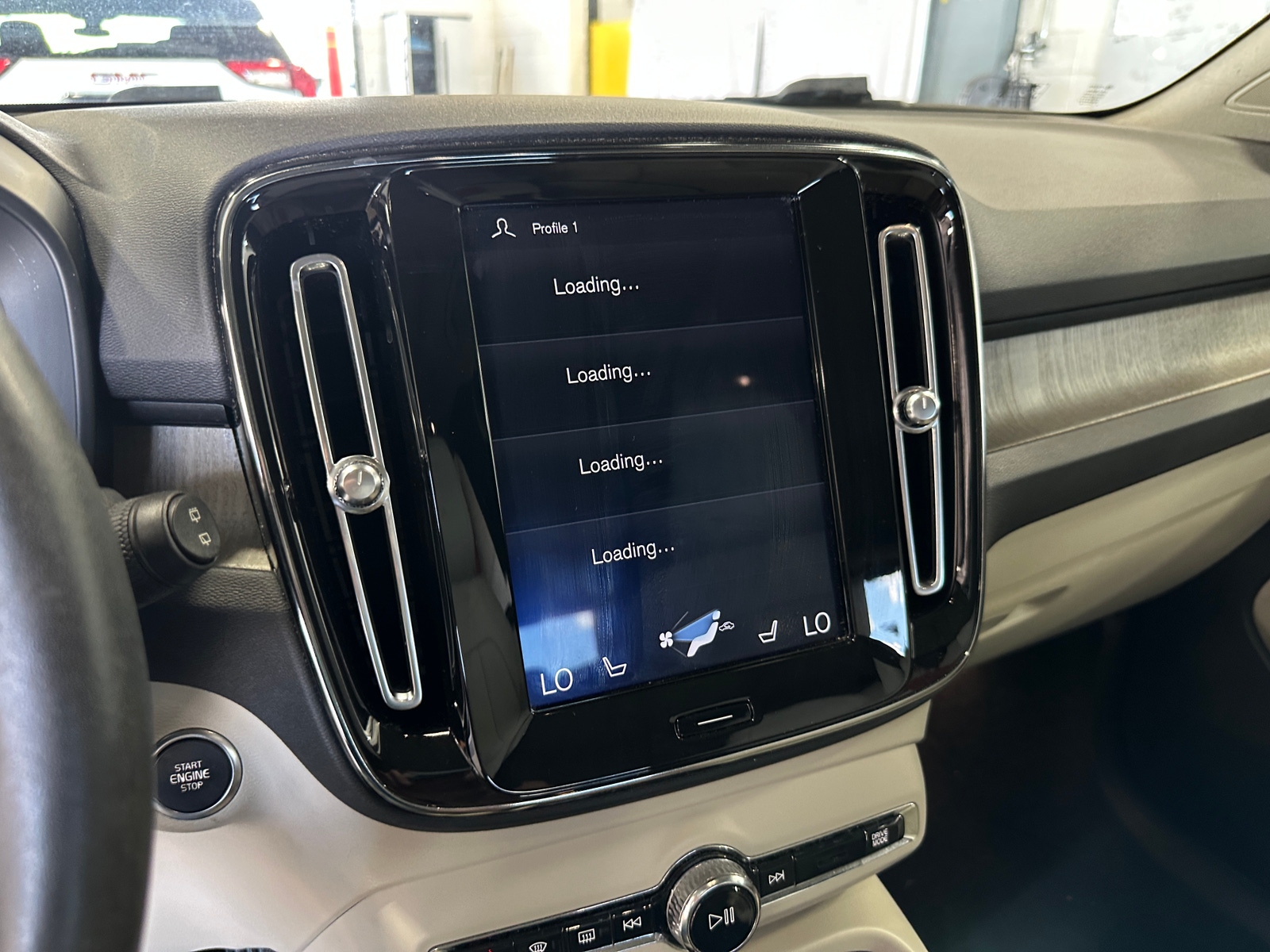 Thumbnail: 2019 Volvo XC40 - 3