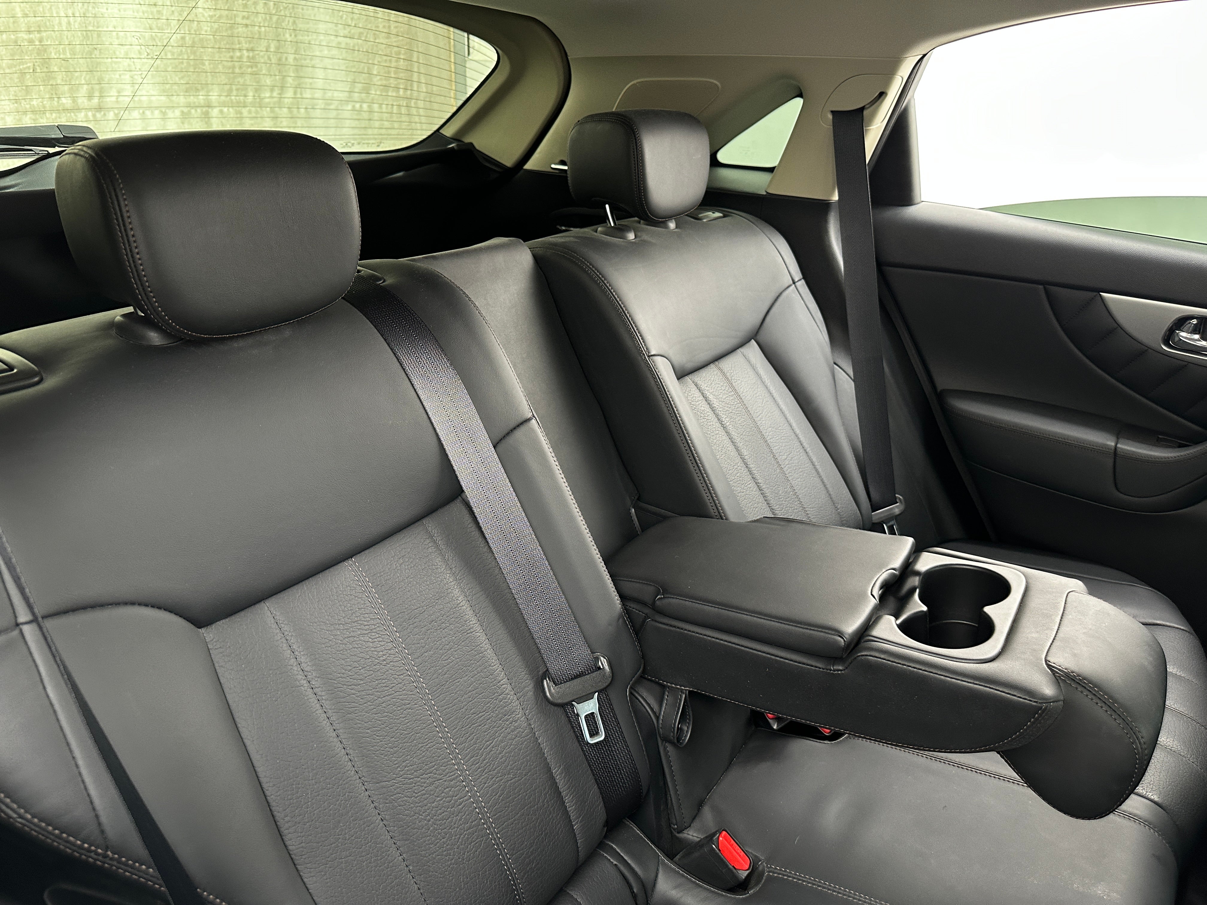 2017 INFINITI QX70  5