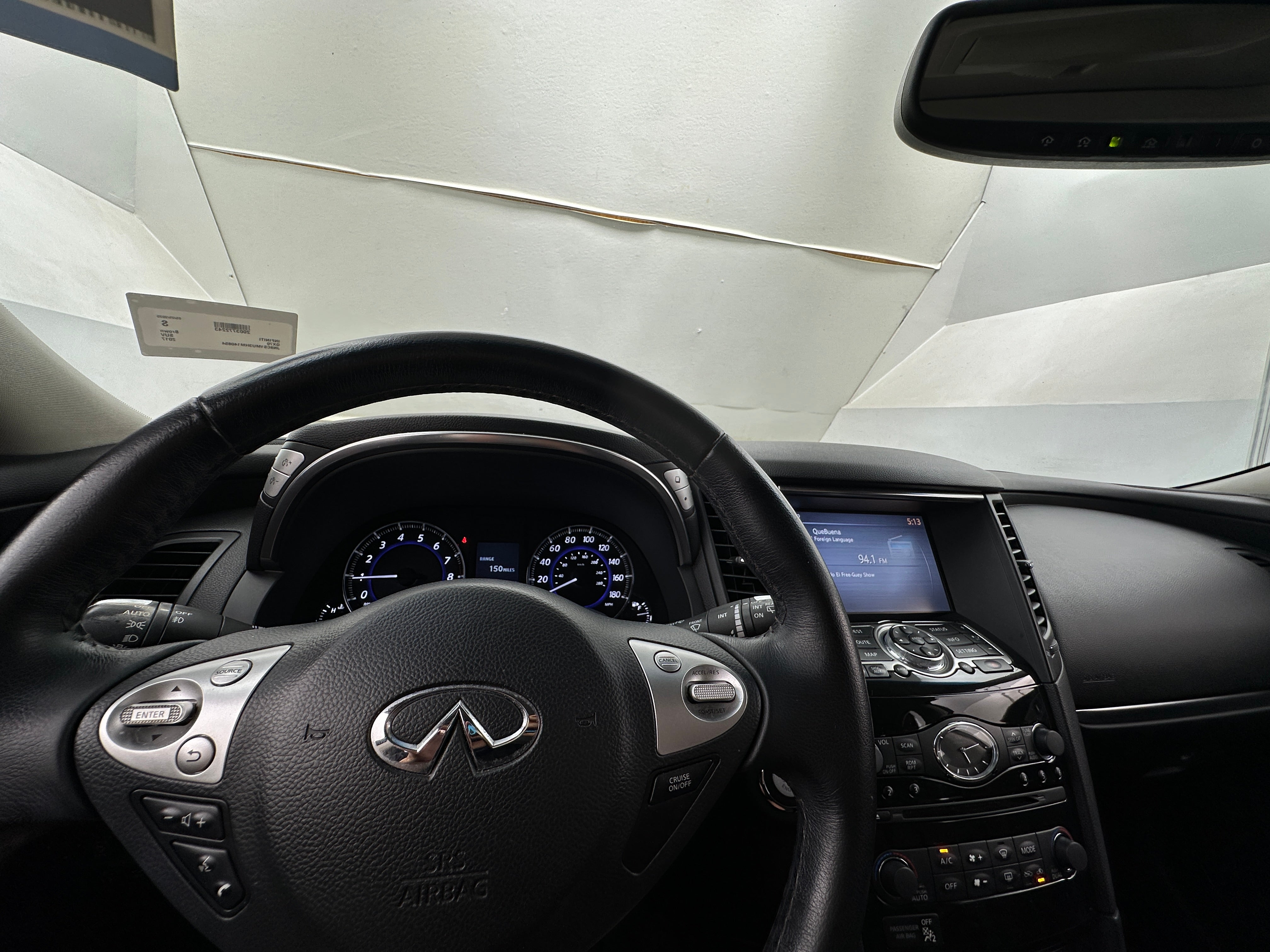2017 INFINITI QX70  2