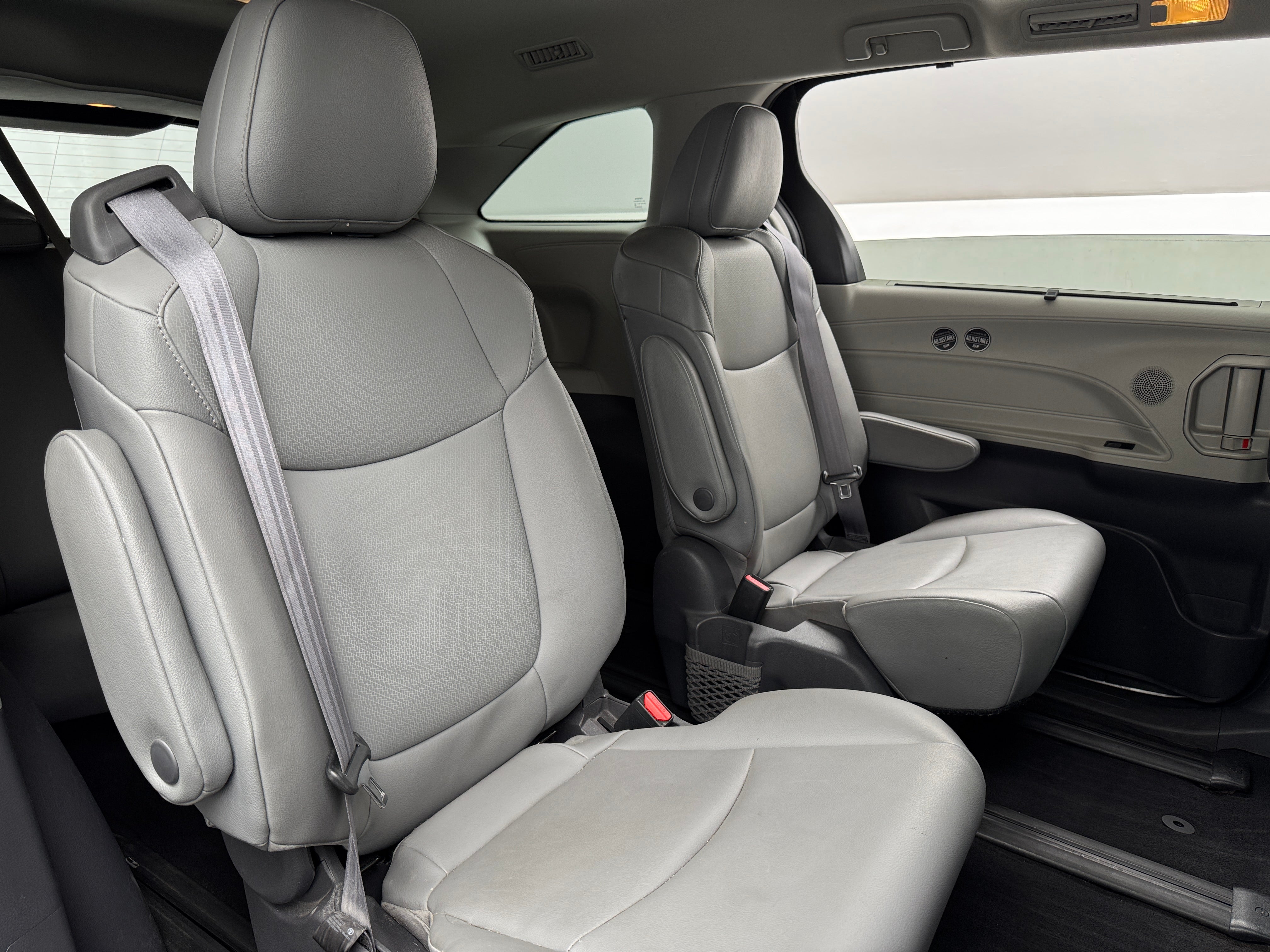 2021 Toyota Sienna XLE 5