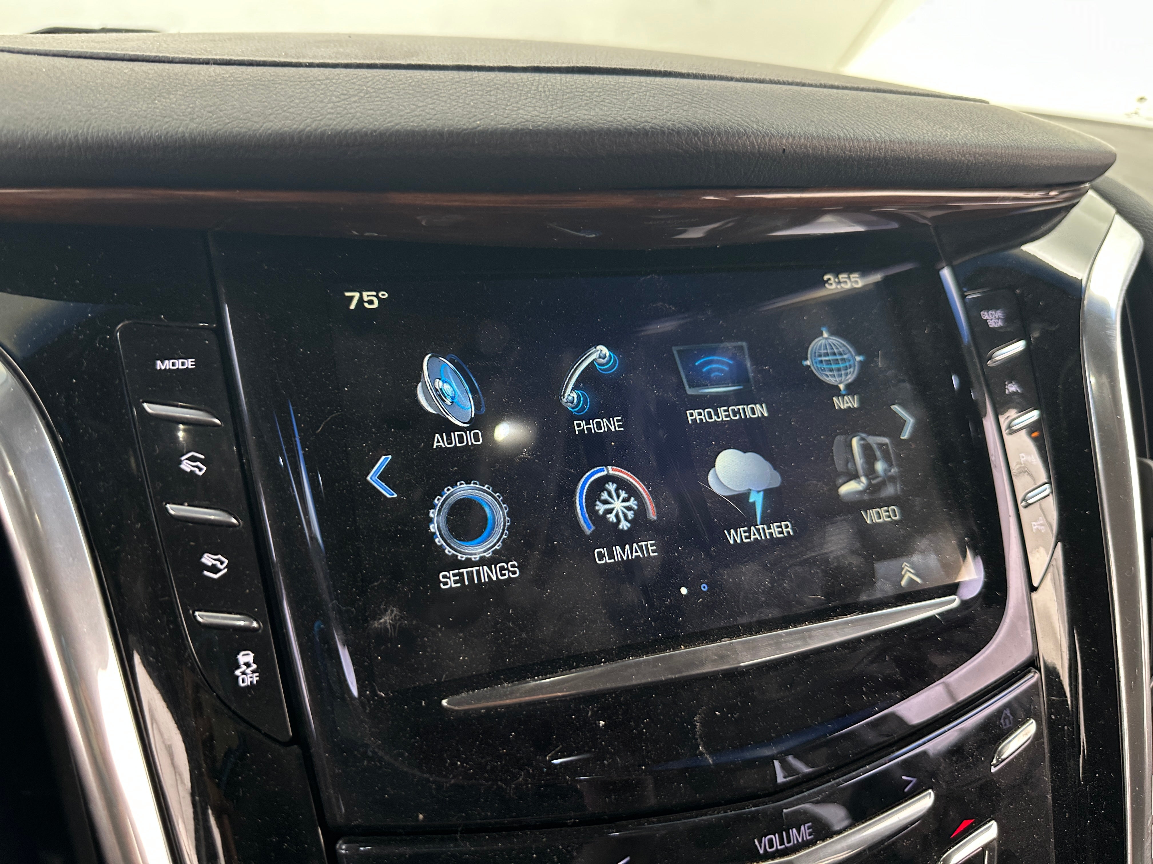 2017 Cadillac Escalade Premium Luxury 3