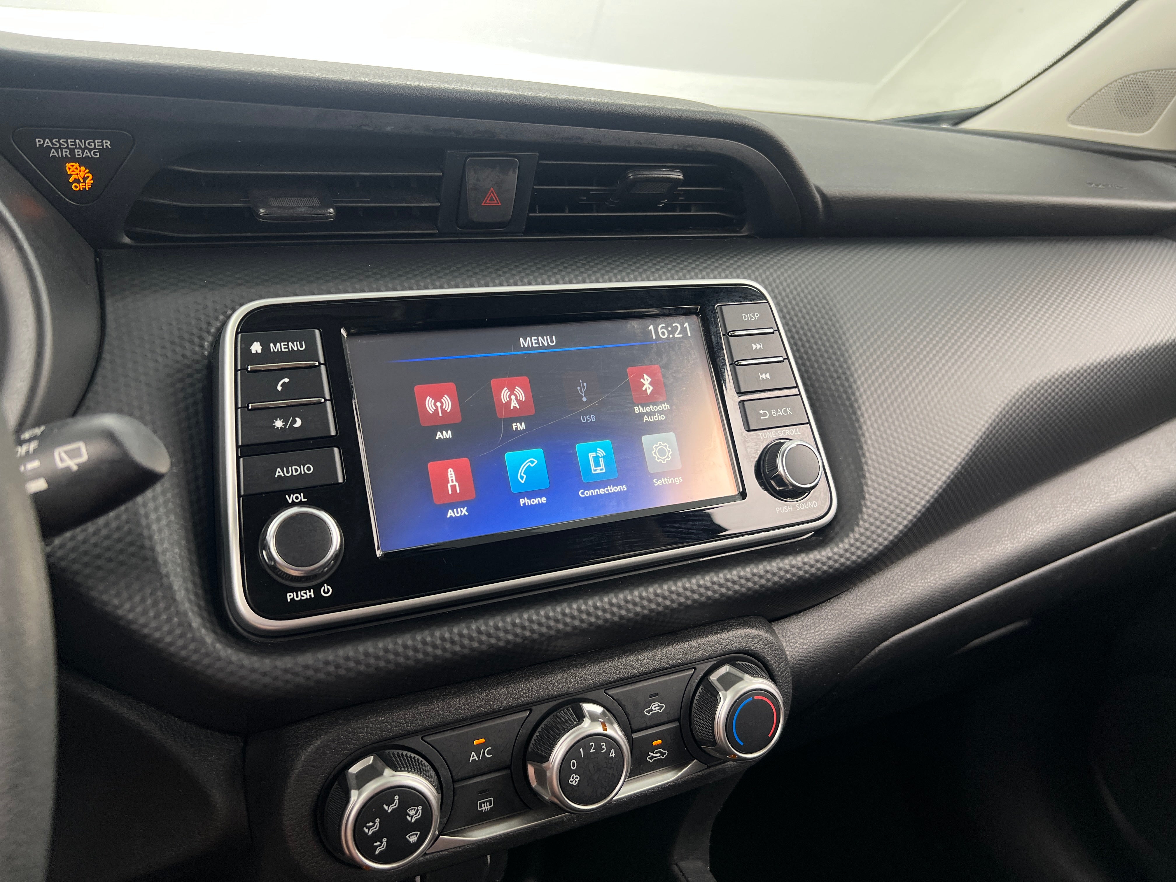 2021 Nissan Kicks S 4