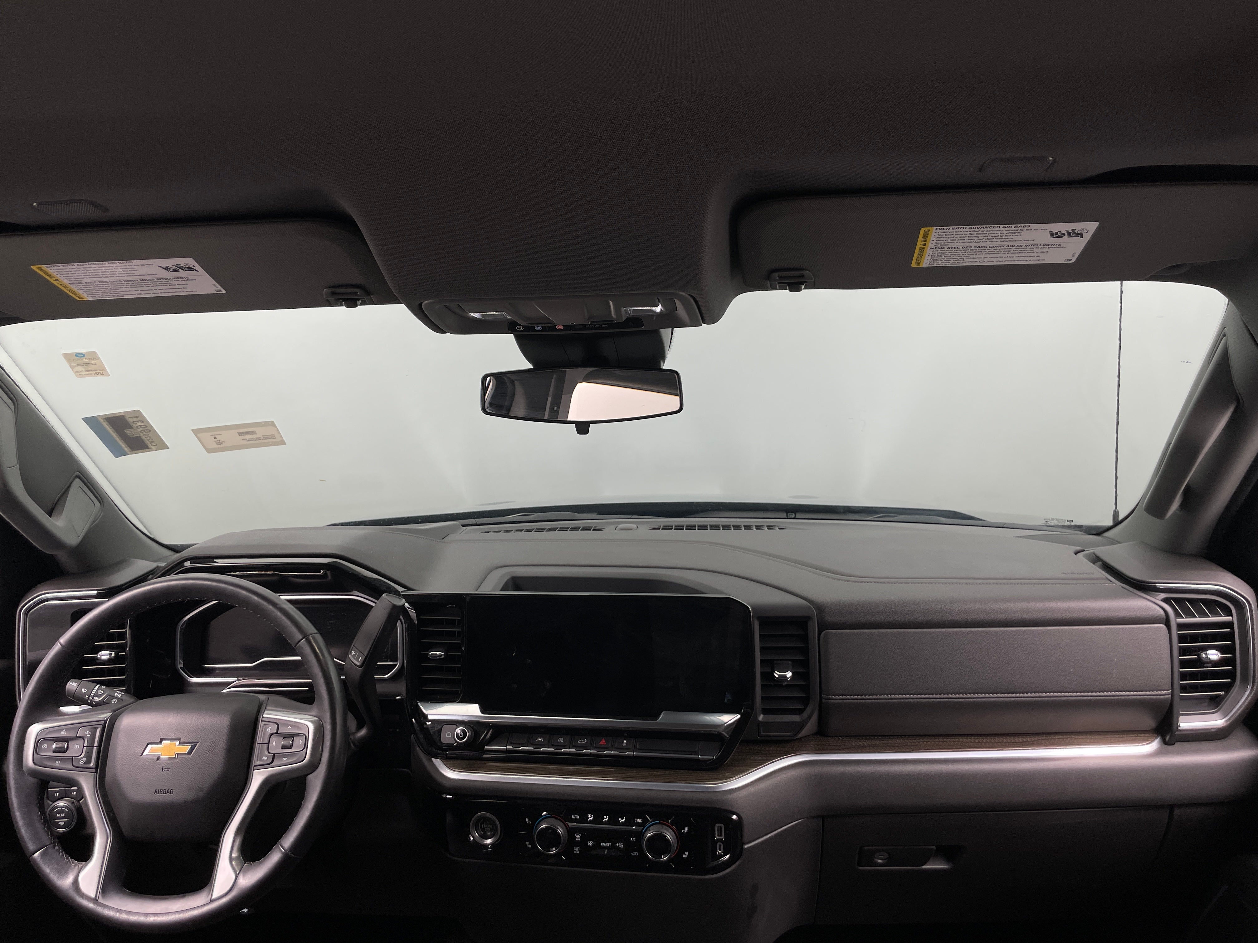 2022 Chevrolet Silverado 1500 LT 3