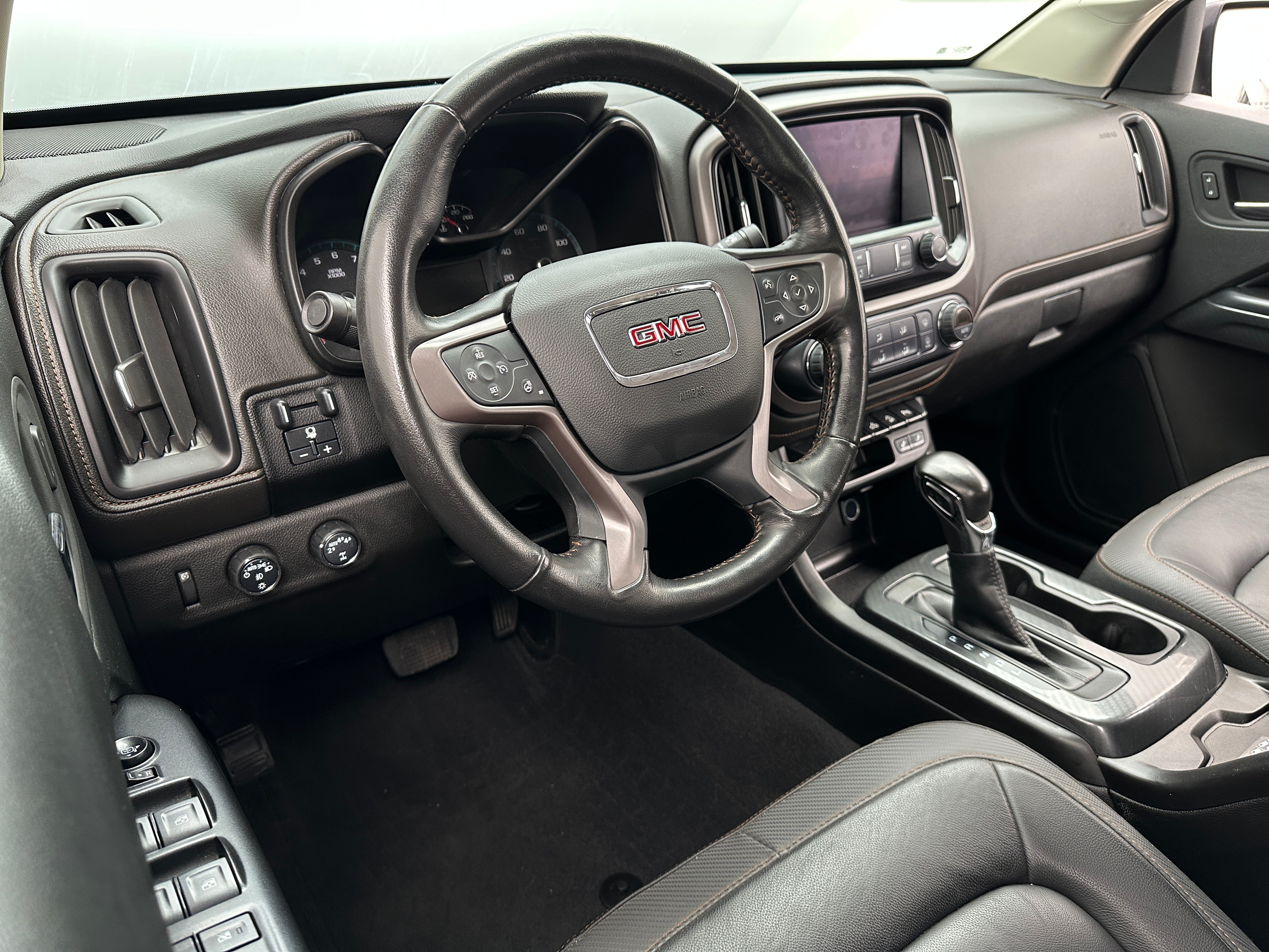 2022 GMC Canyon AT4 2