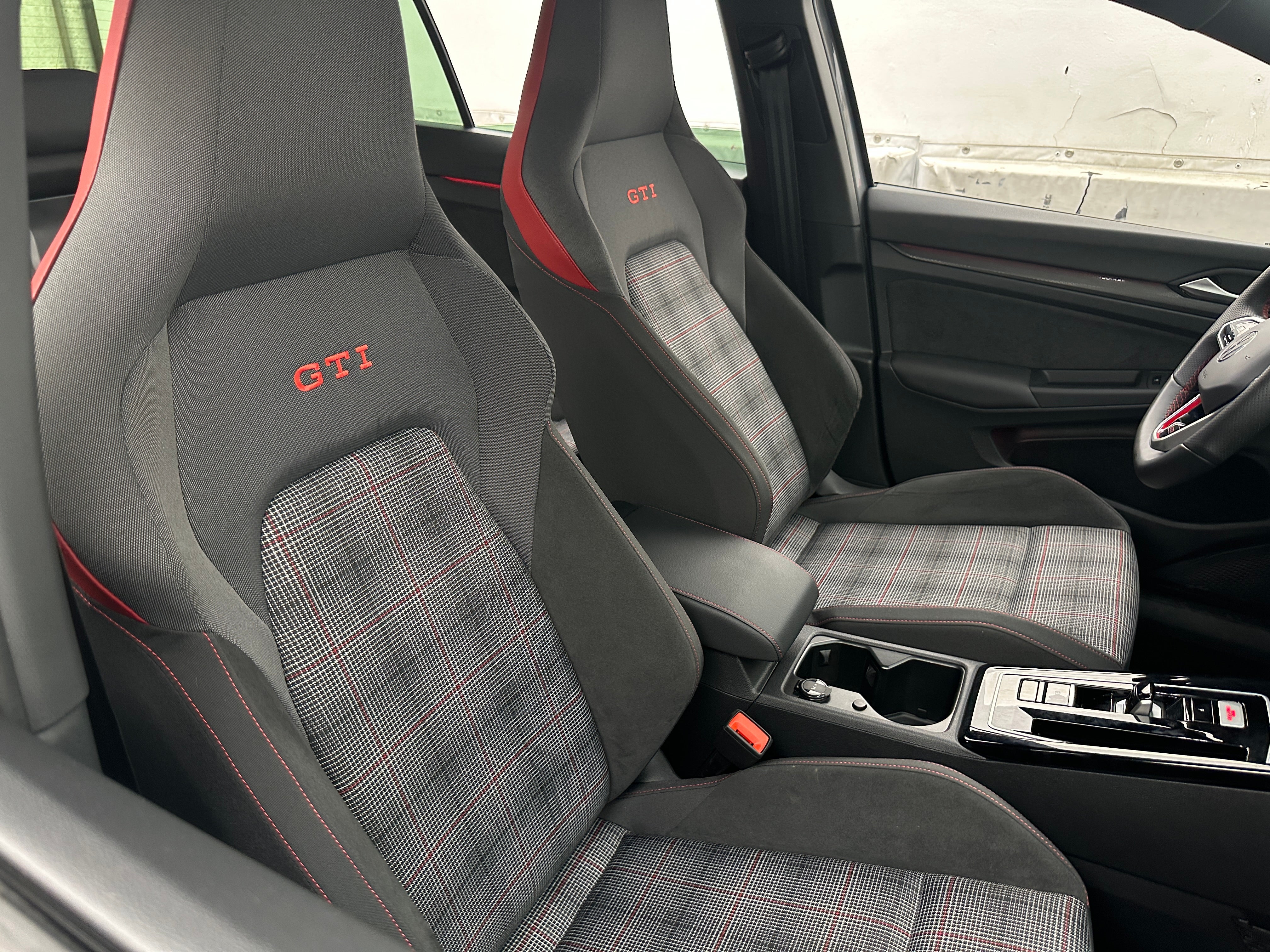 2024 Volkswagen Golf GTI S 2