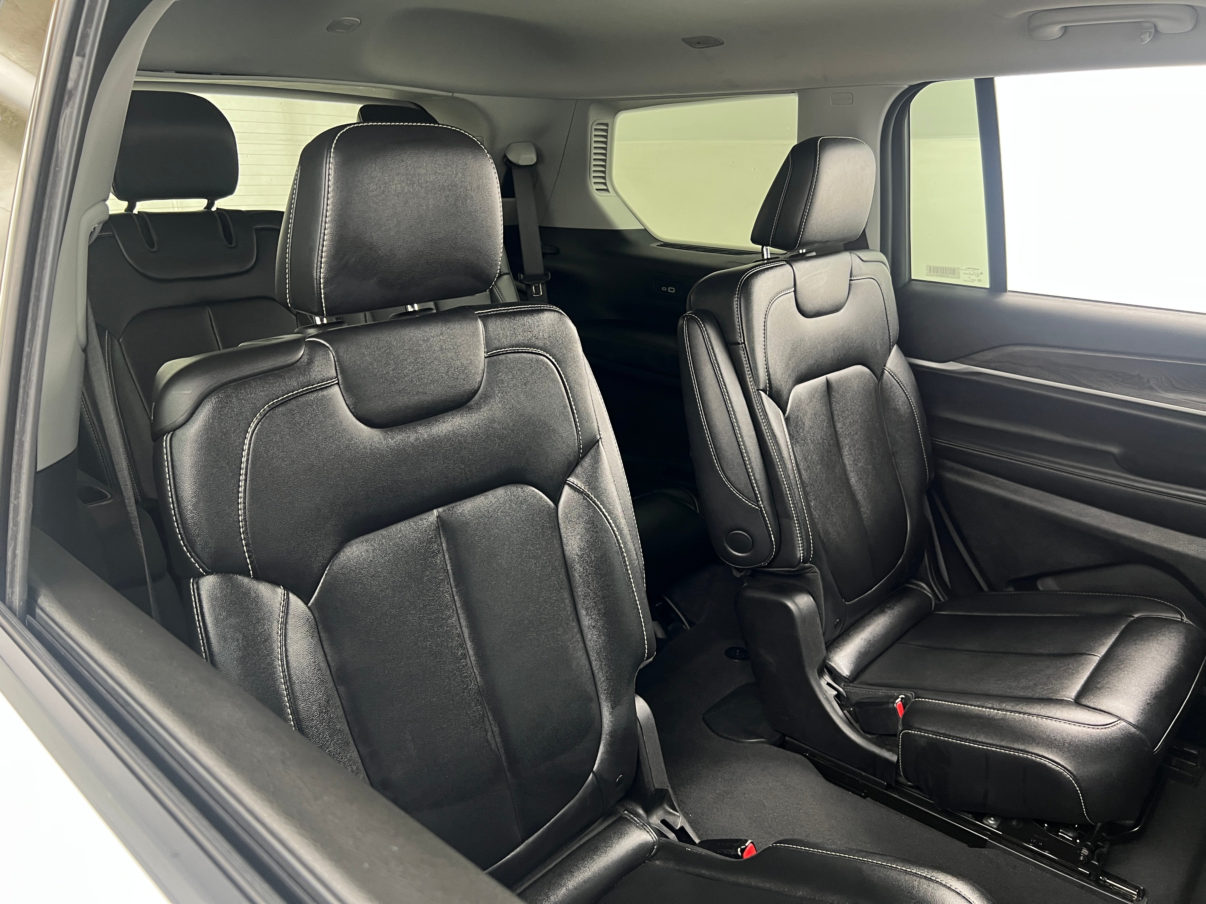 2023 Jeep Grand Cherokee L Limited Edition 5