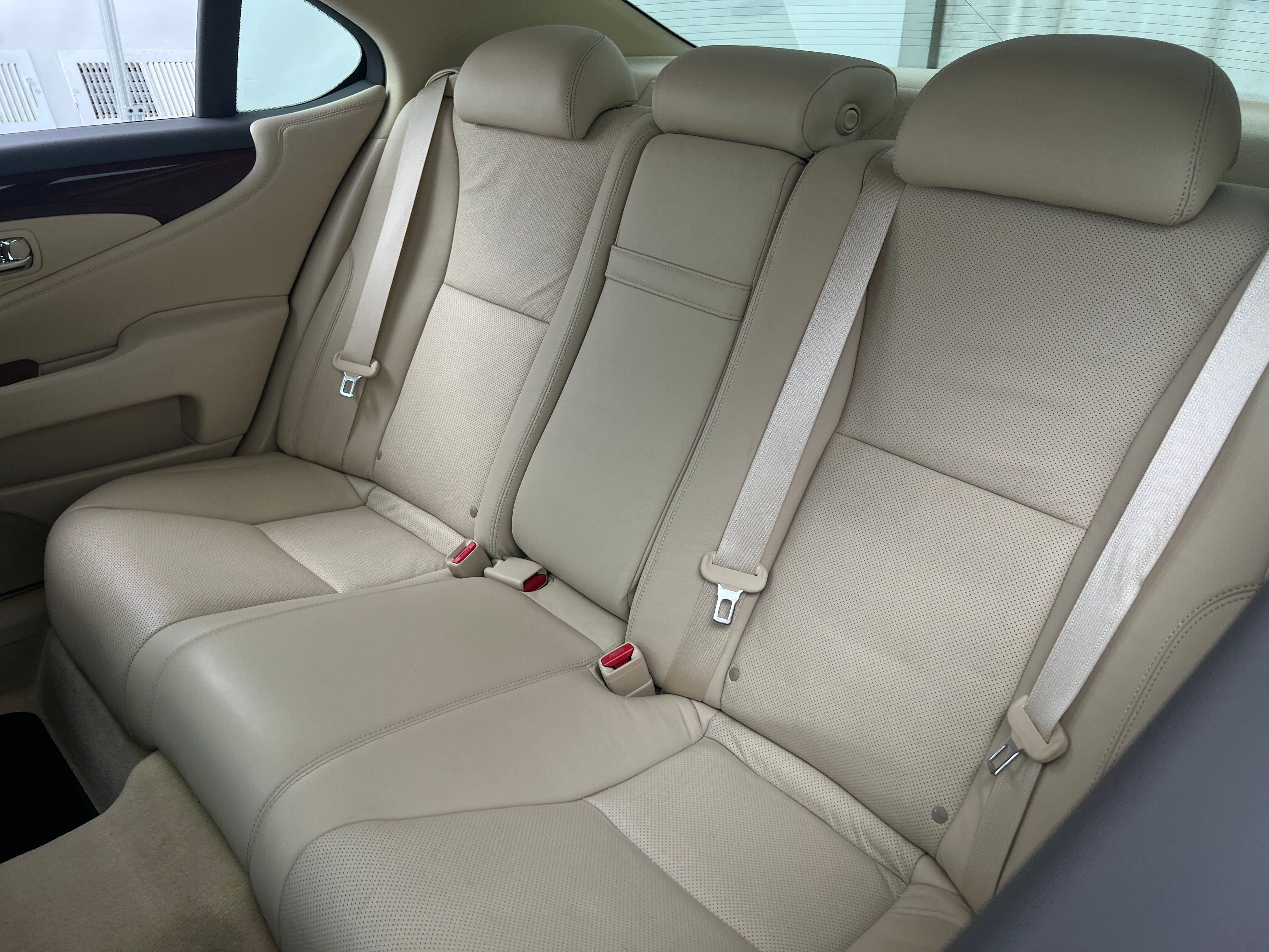2010 Lexus LS 460 5