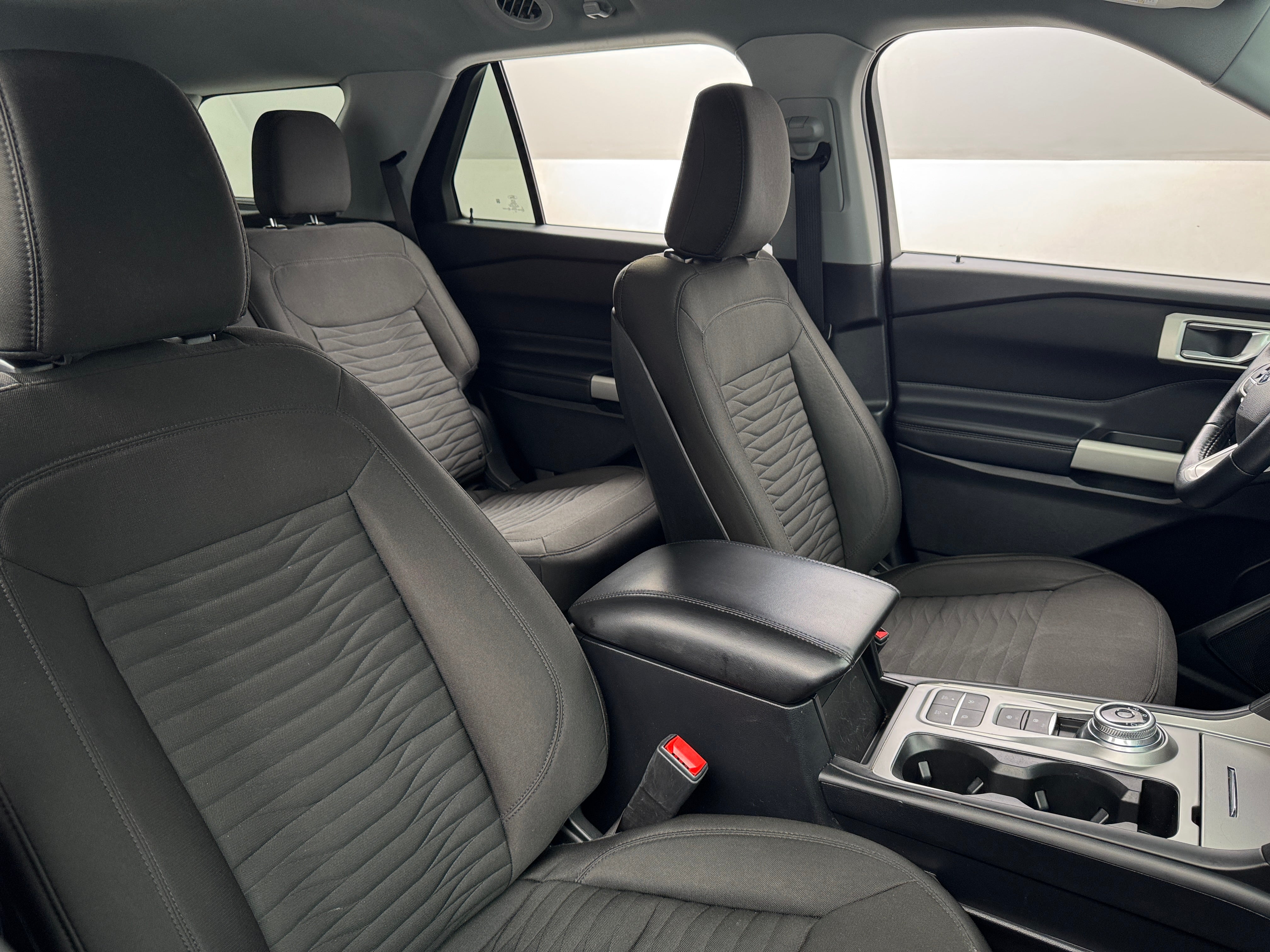 2020 Ford Explorer XLT 2