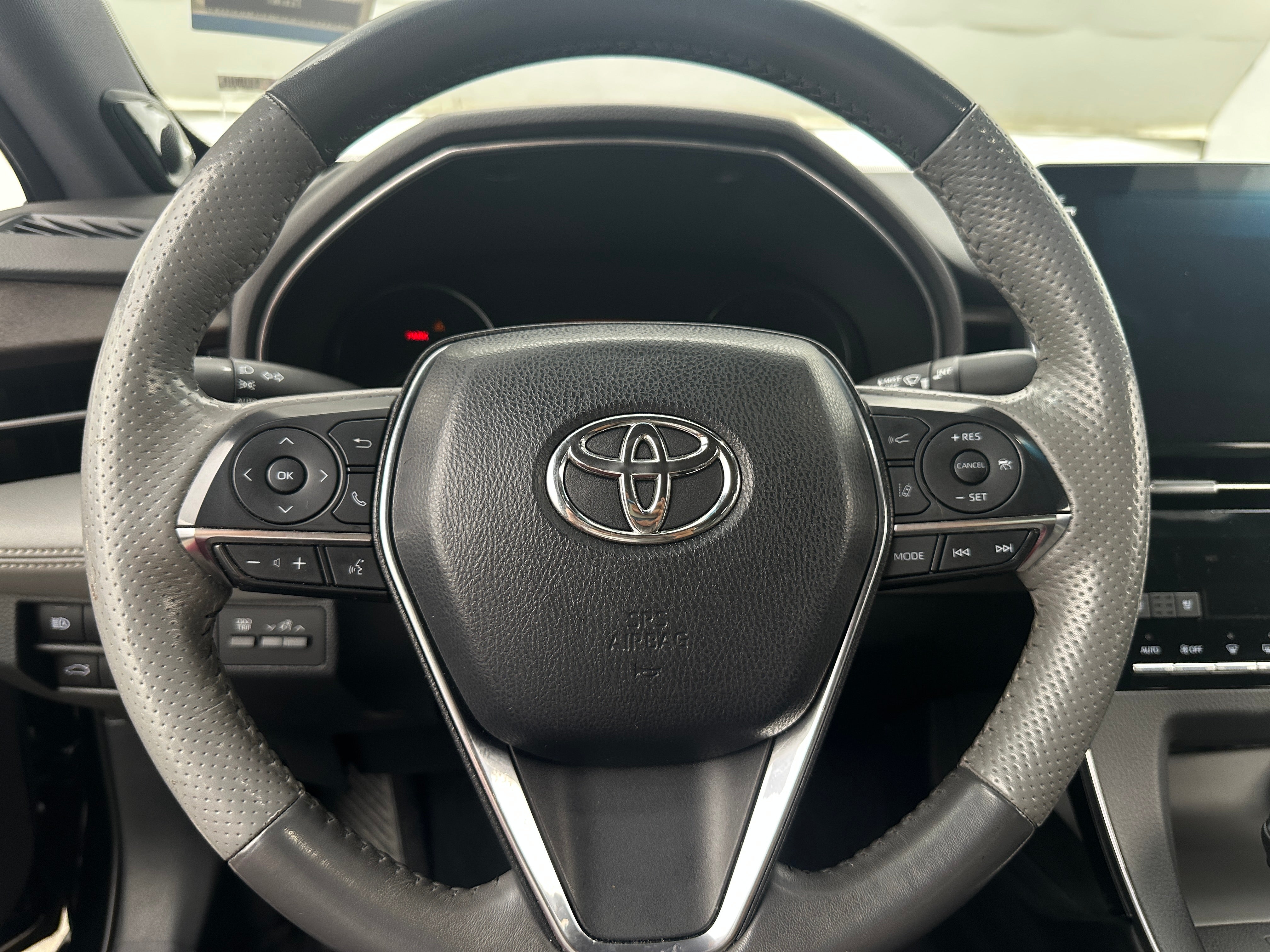 2019 Toyota Avalon Limited 4