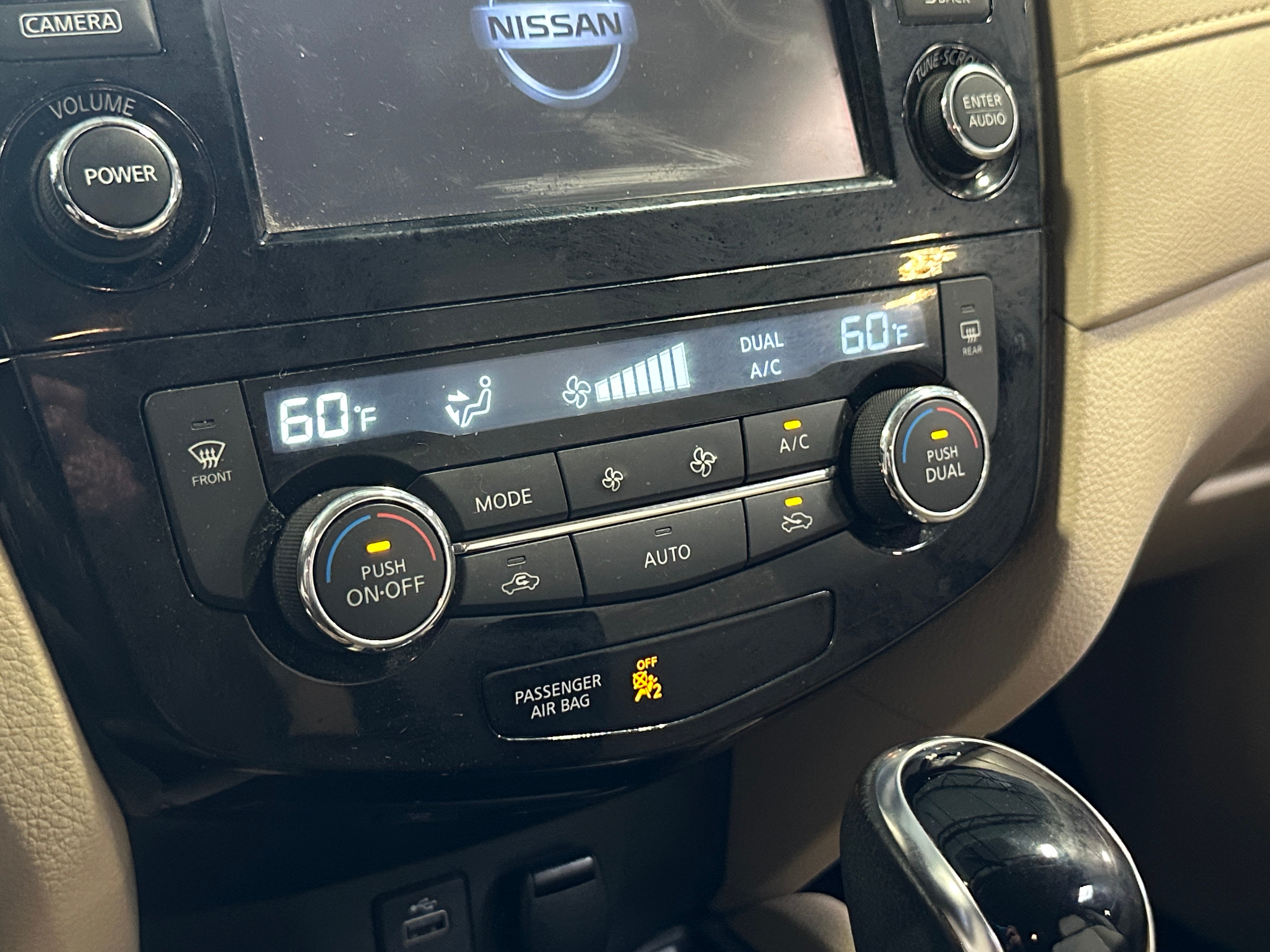 2017 Nissan Rogue SV 4